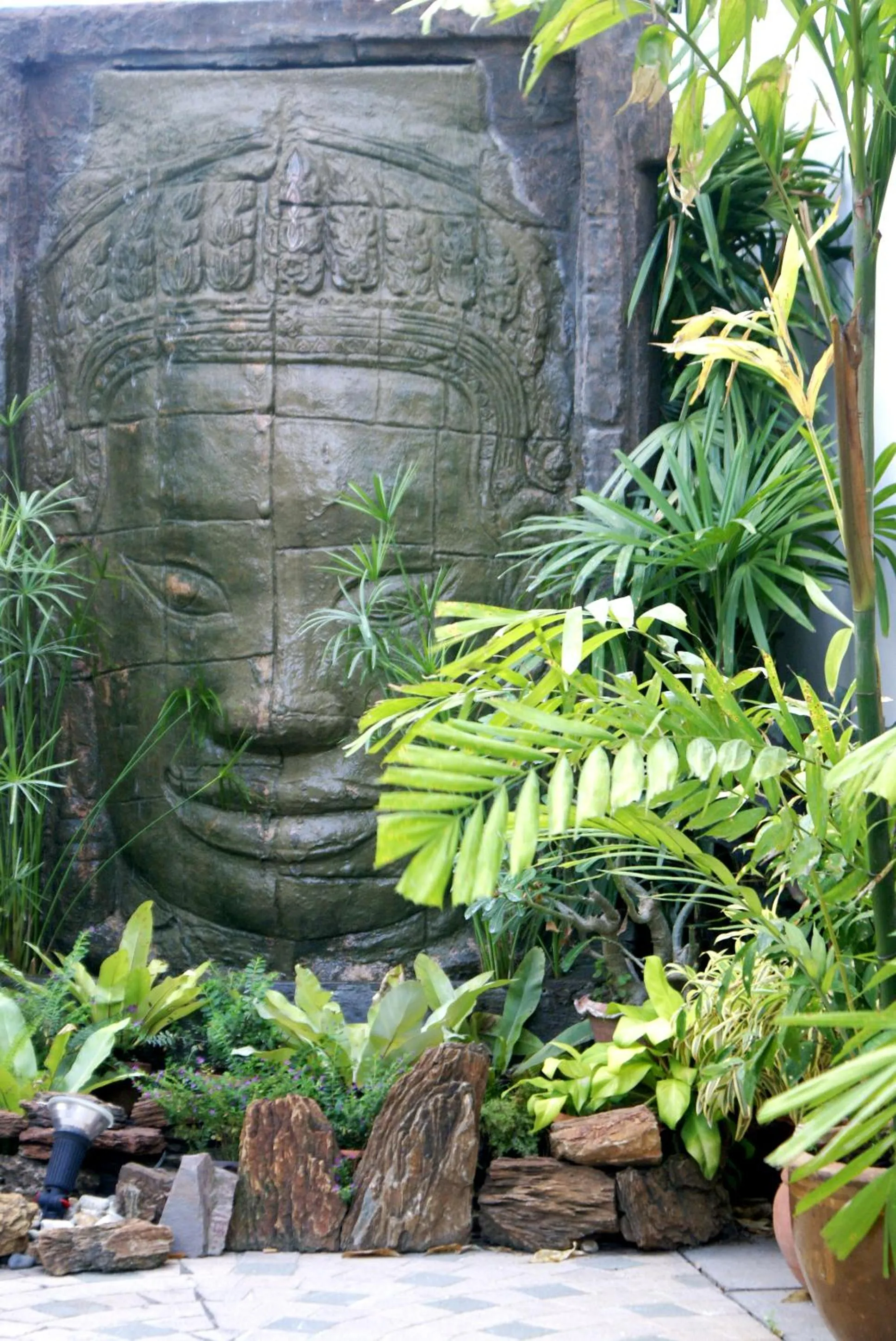 Decorative detail in Diamond City Place