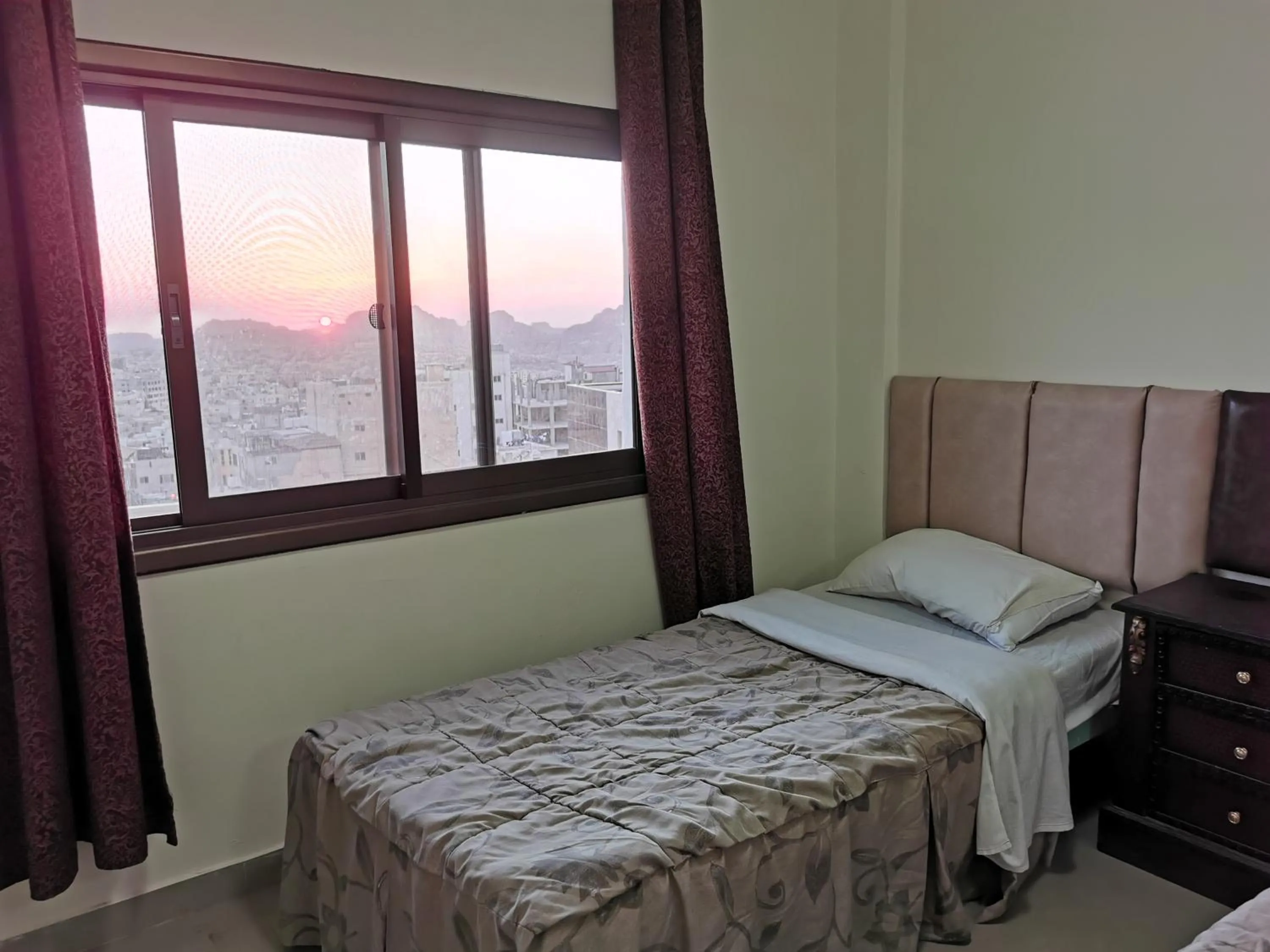 Bed in Petra Gate Hotel