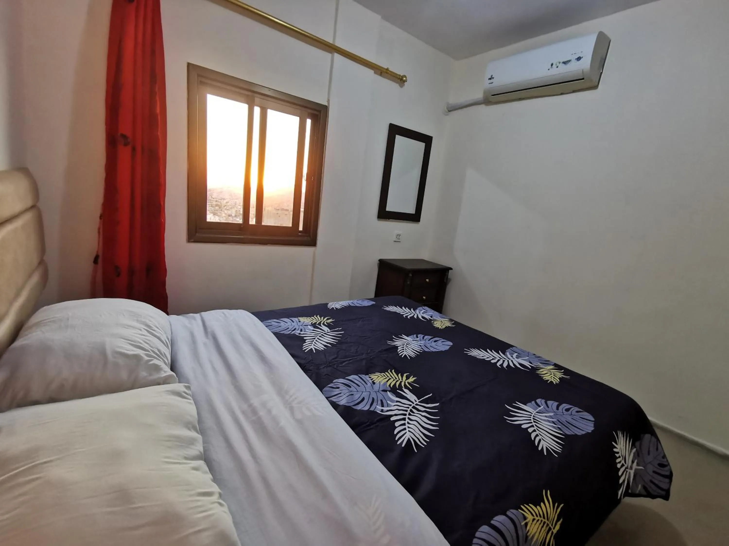 View (from property/room), Bed in Petra Gate Hotel