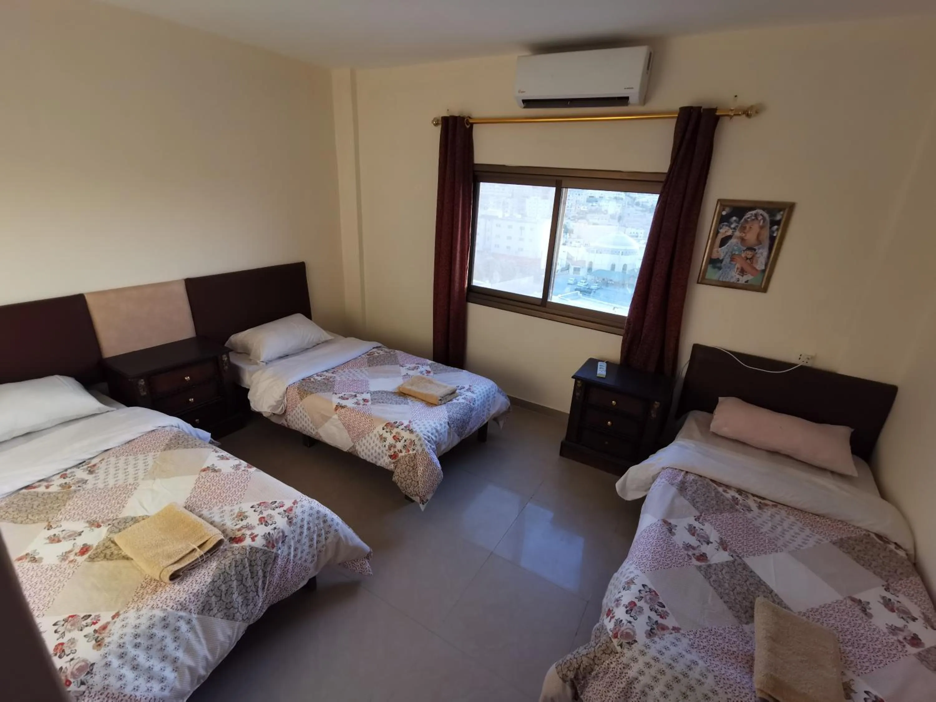 Family, Bed in Petra Gate Hotel