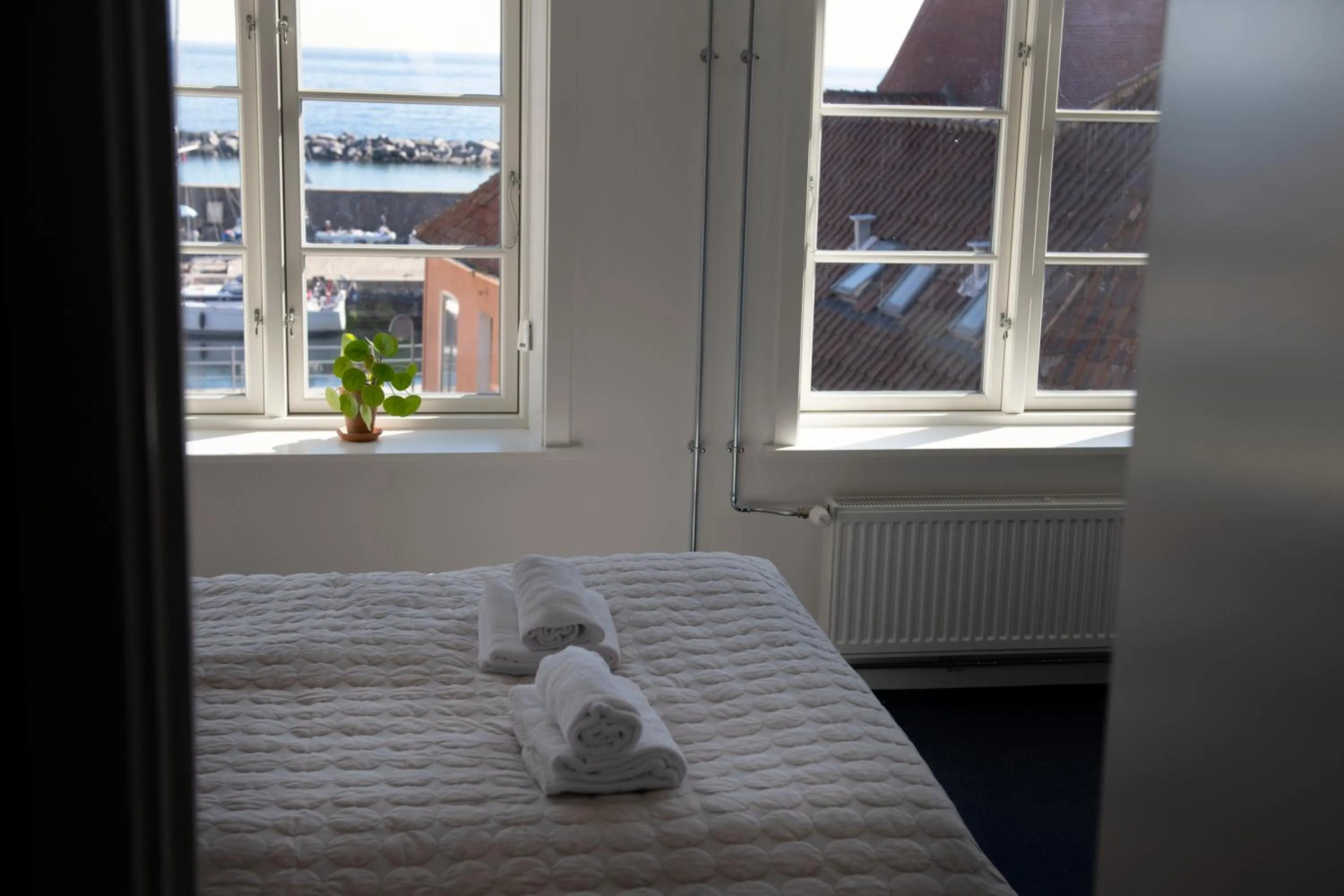 Sea view, Bed in Grønbechs Hotel