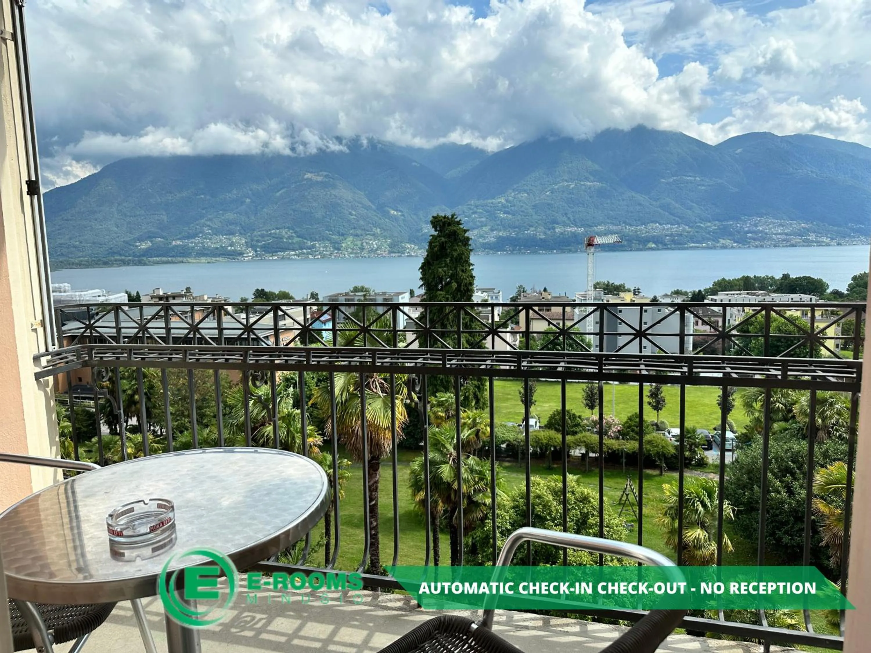 Balcony/Terrace in E-Rooms Minusio