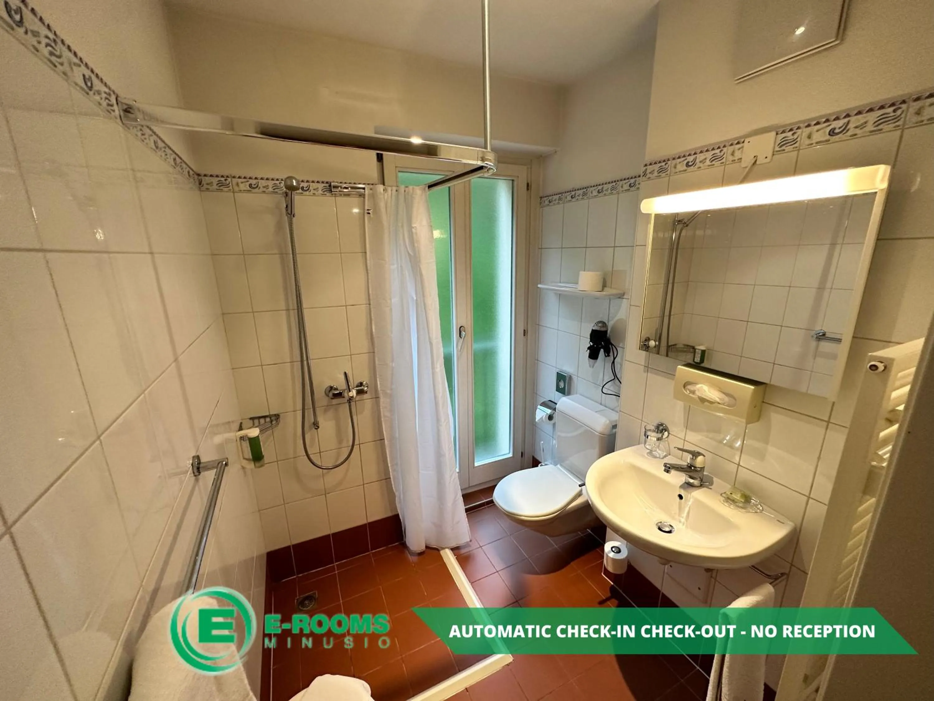 Bathroom in E-Rooms Minusio