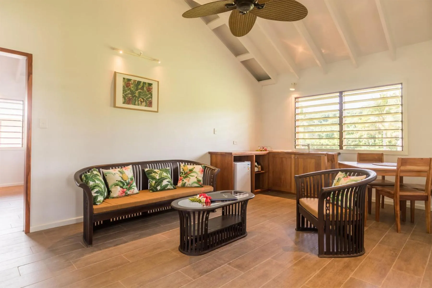 Coffee/tea facilities in White Grass Ocean Resort & Spa