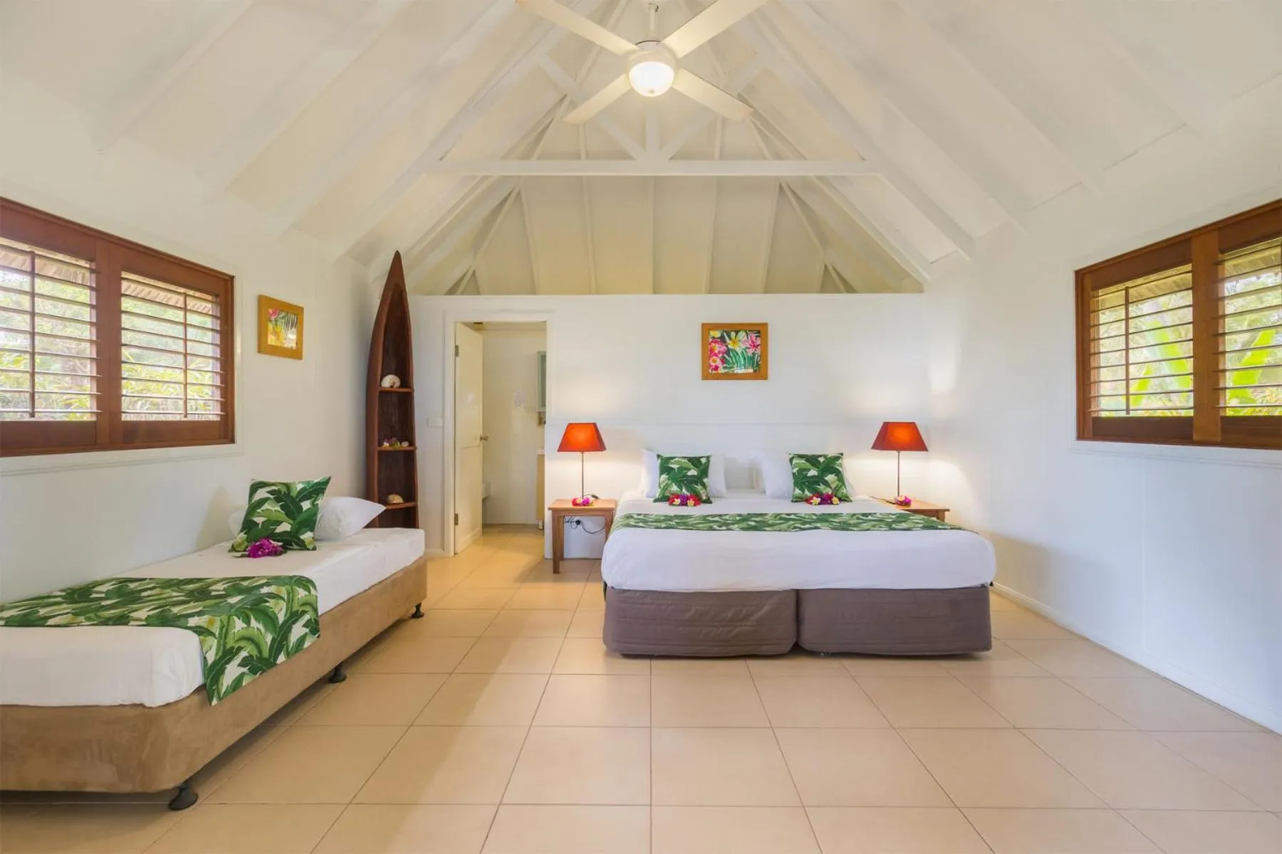 Photo of the whole room, Bed in White Grass Ocean Resort & Spa