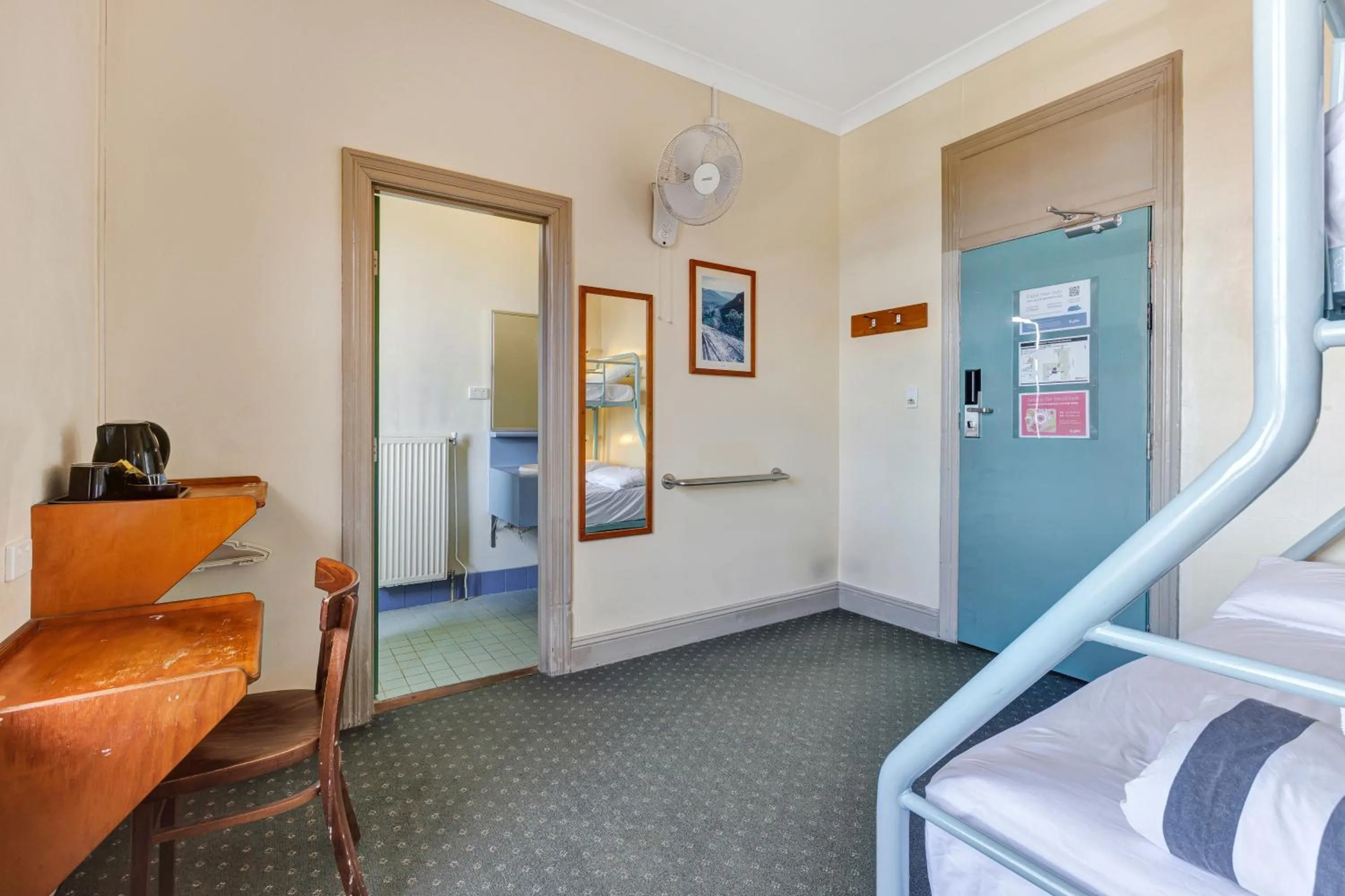 Bedroom, Bed in YHA Blue Mountains Katoomba