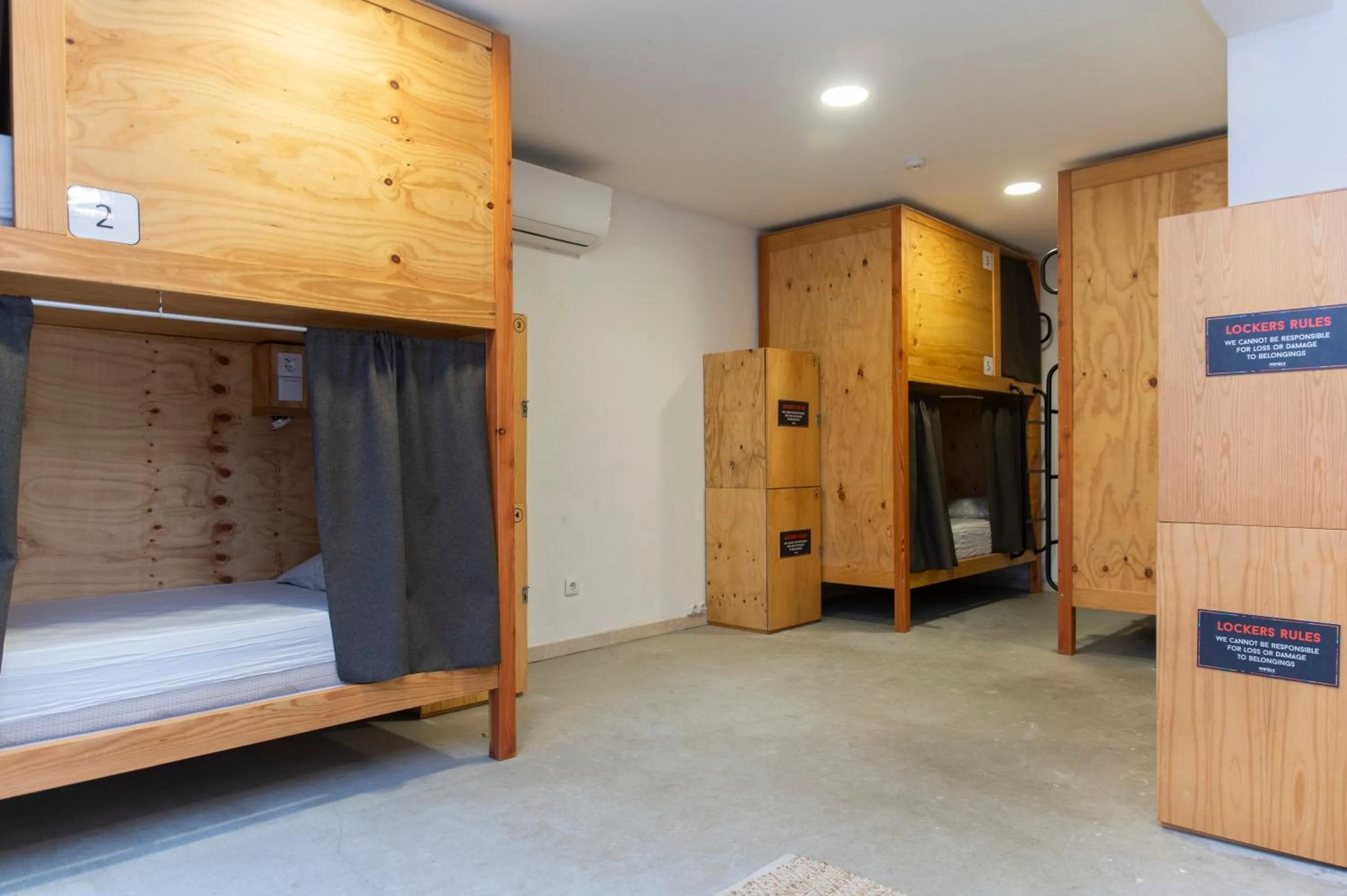 Bed in WOT Ericeira Surf Social