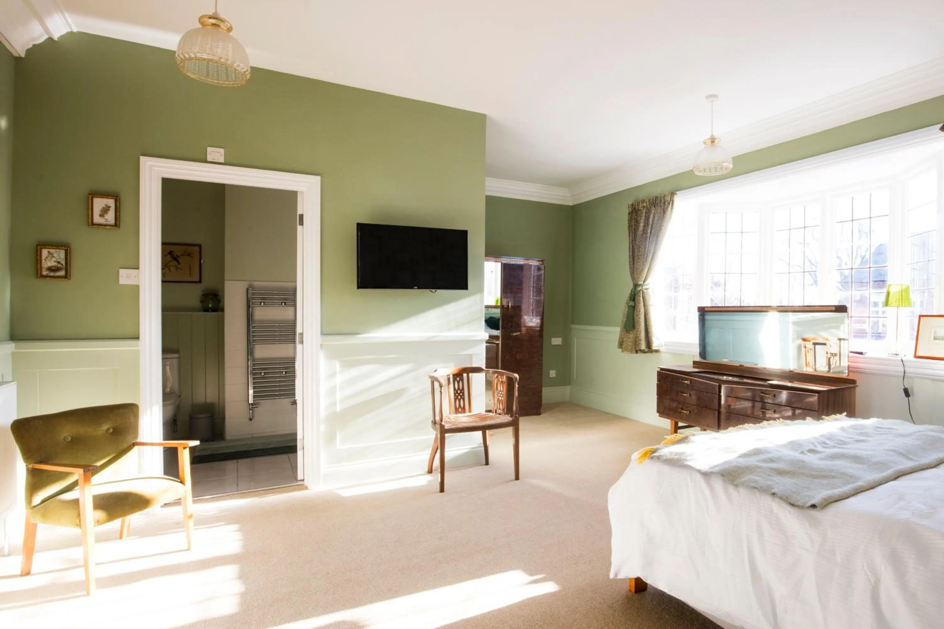 Bed in Bournville House & Cafe