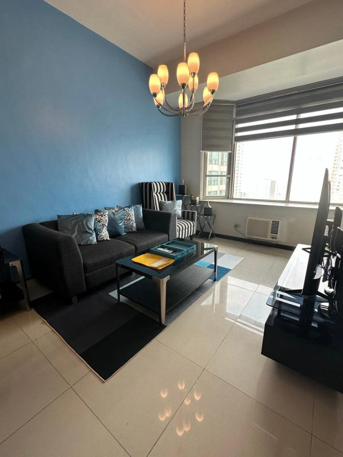 Living room in Suites de Marina Manila with Netflix