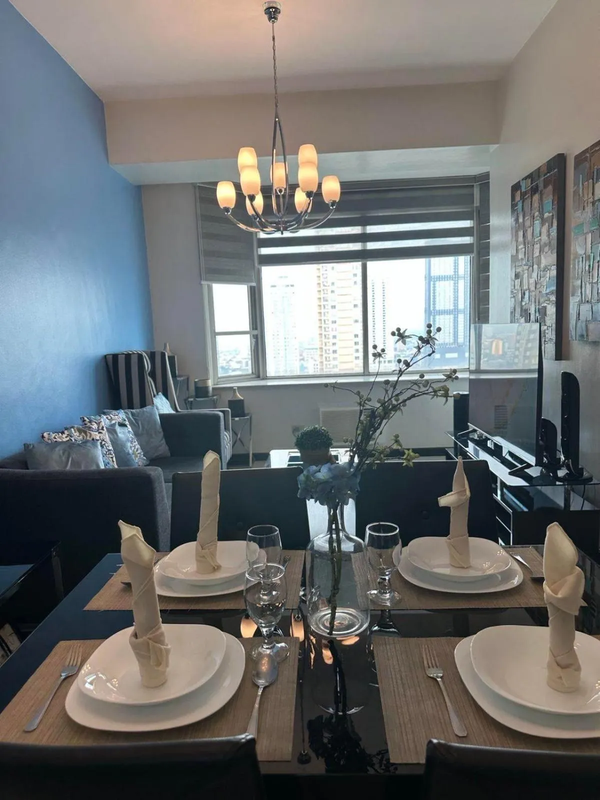 Dining area in Suites de Marina Manila with Netflix