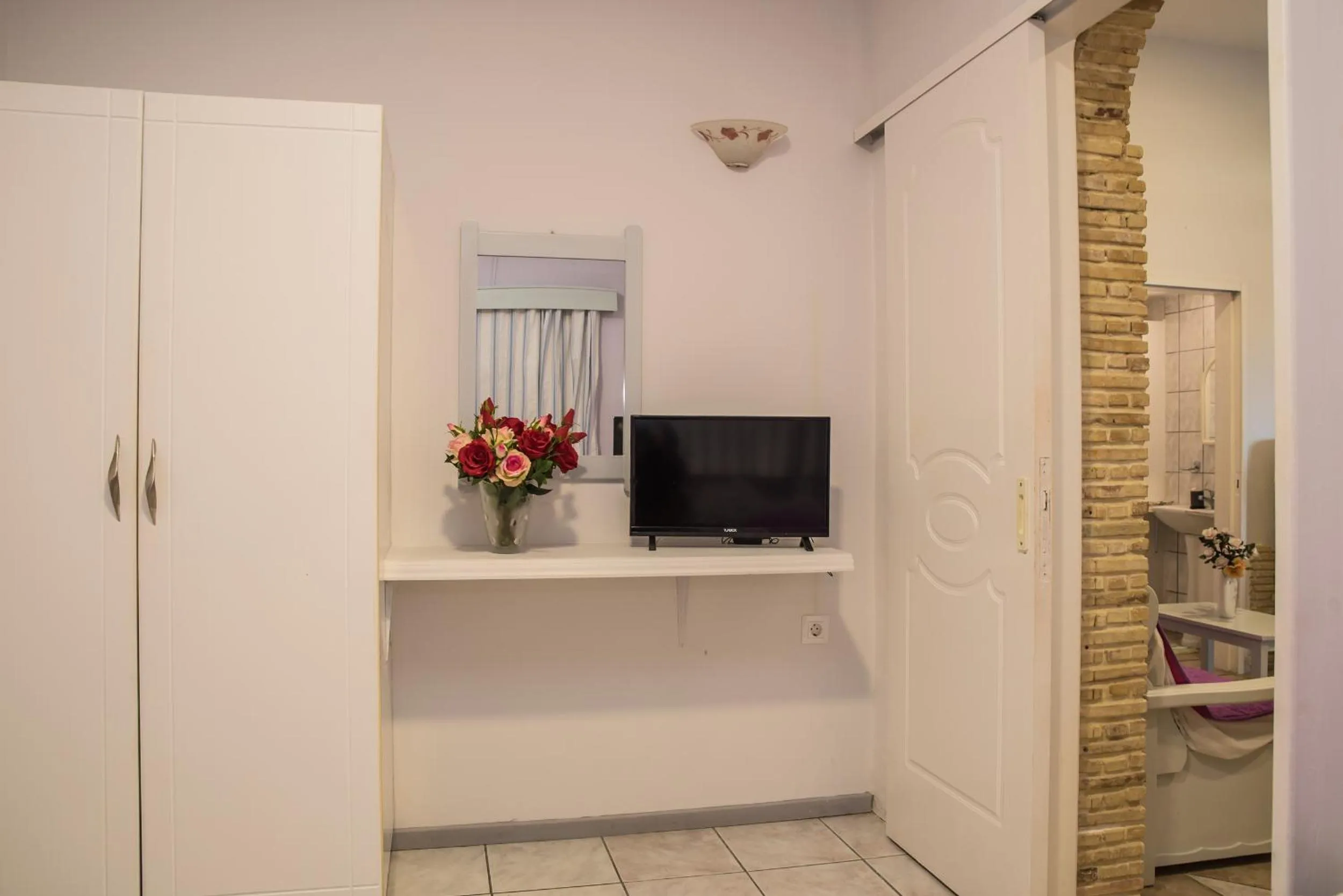 Photo of the whole room in Tom & John Center