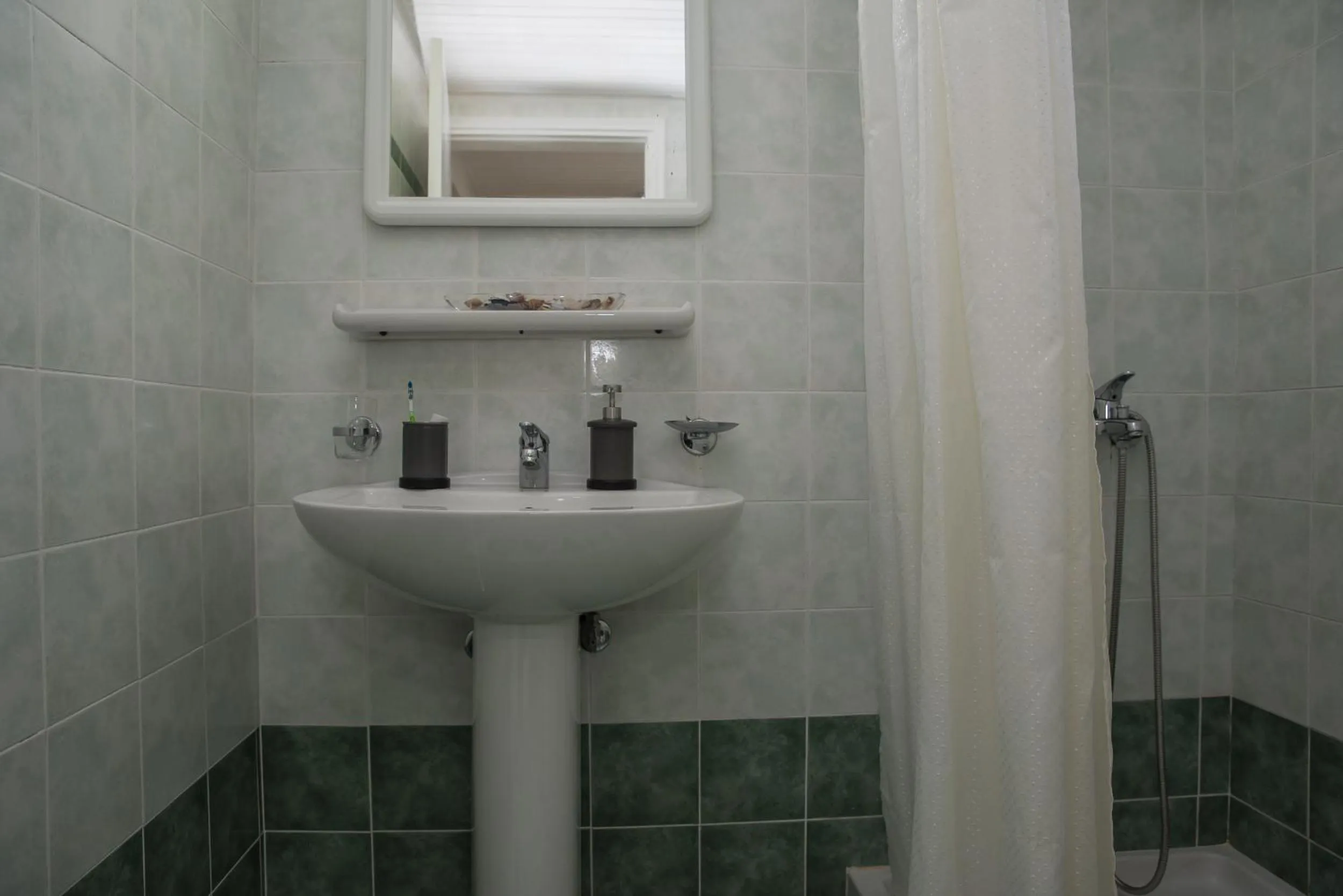 Bathroom in Tom & John Center