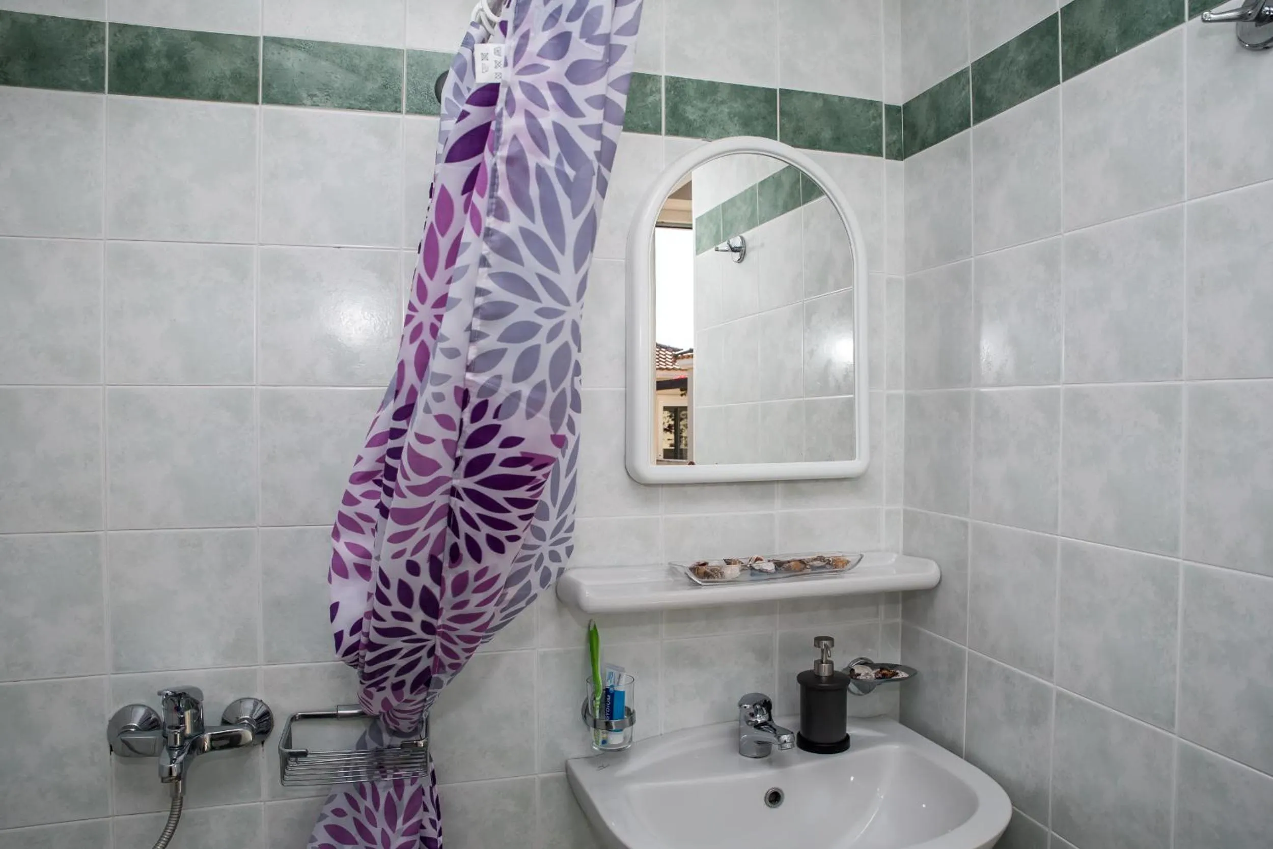 Bathroom in Tom & John Center