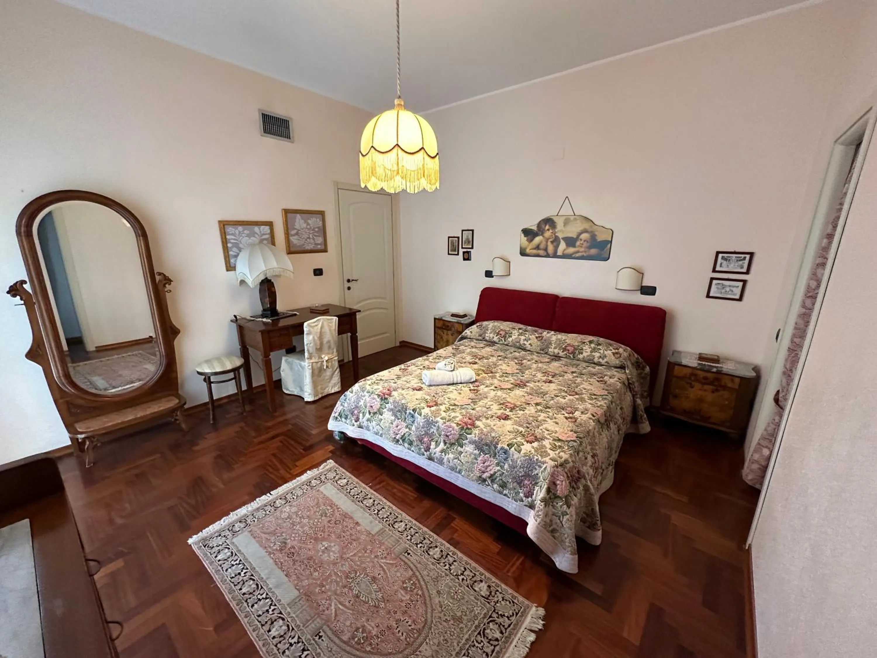 Bed in Mamma Mary Apartment