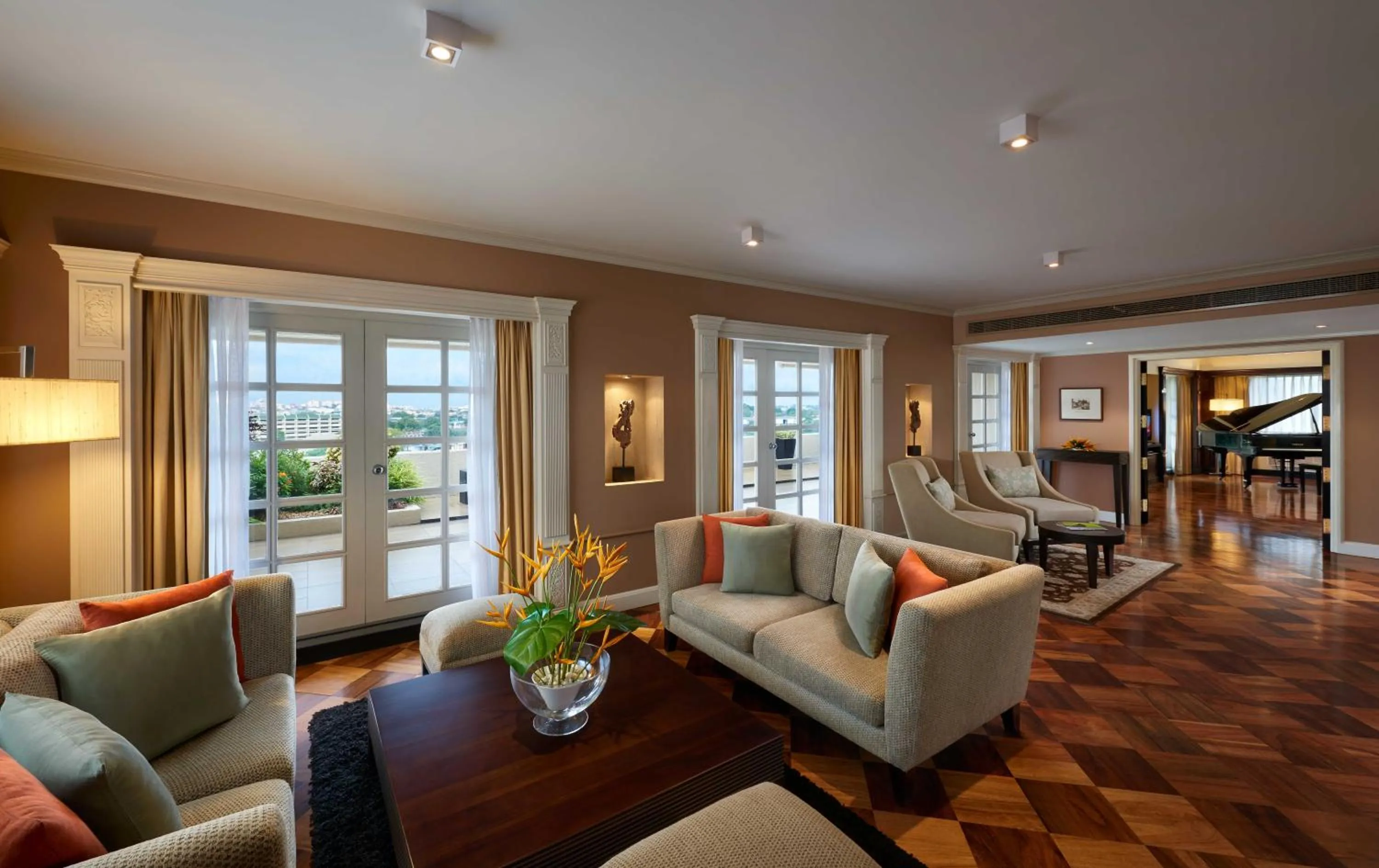 Day in Cinnamon Lakeside