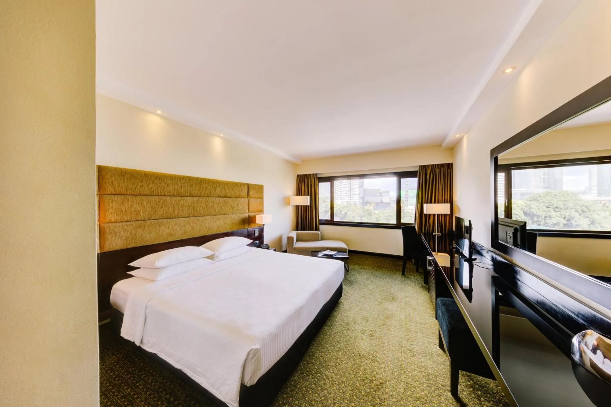 Bedroom, Bed in Cinnamon Lakeside