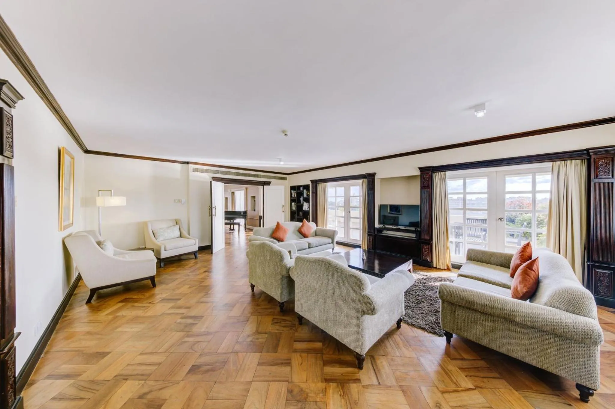 Photo of the whole room, Bed in Cinnamon Lakeside