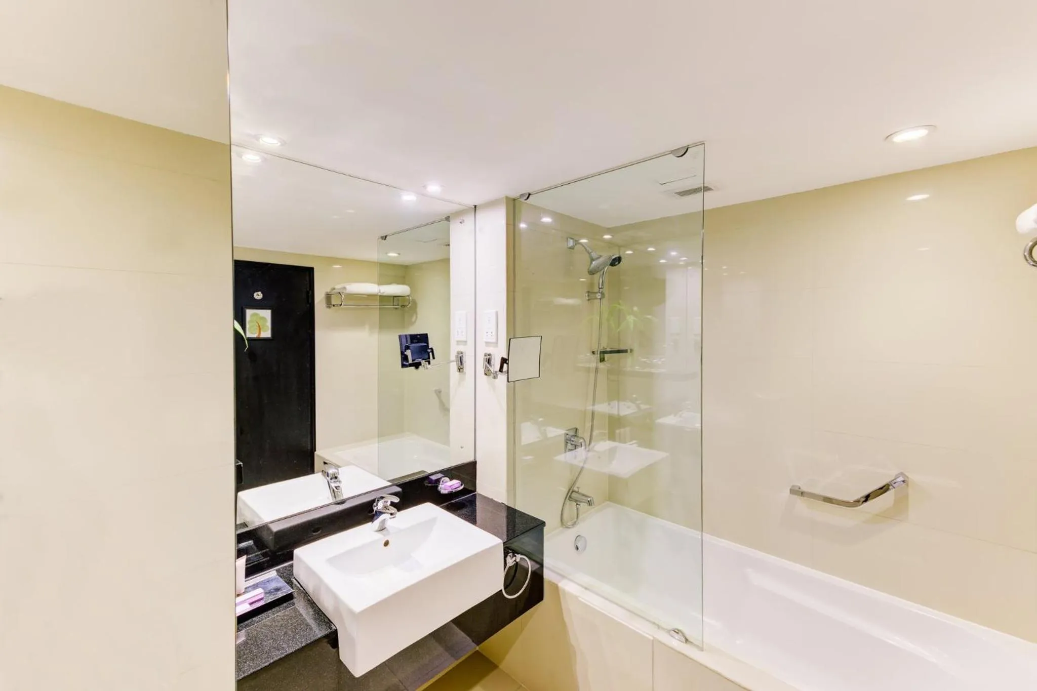 Bathroom in Cinnamon Lakeside