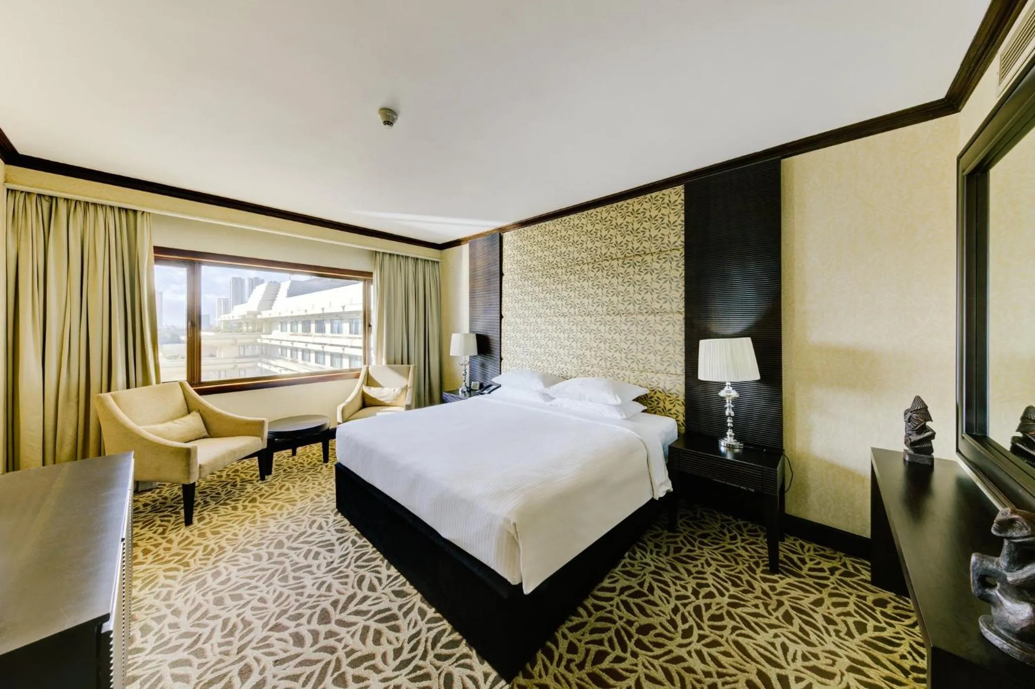 Photo of the whole room, Bed in Cinnamon Lakeside