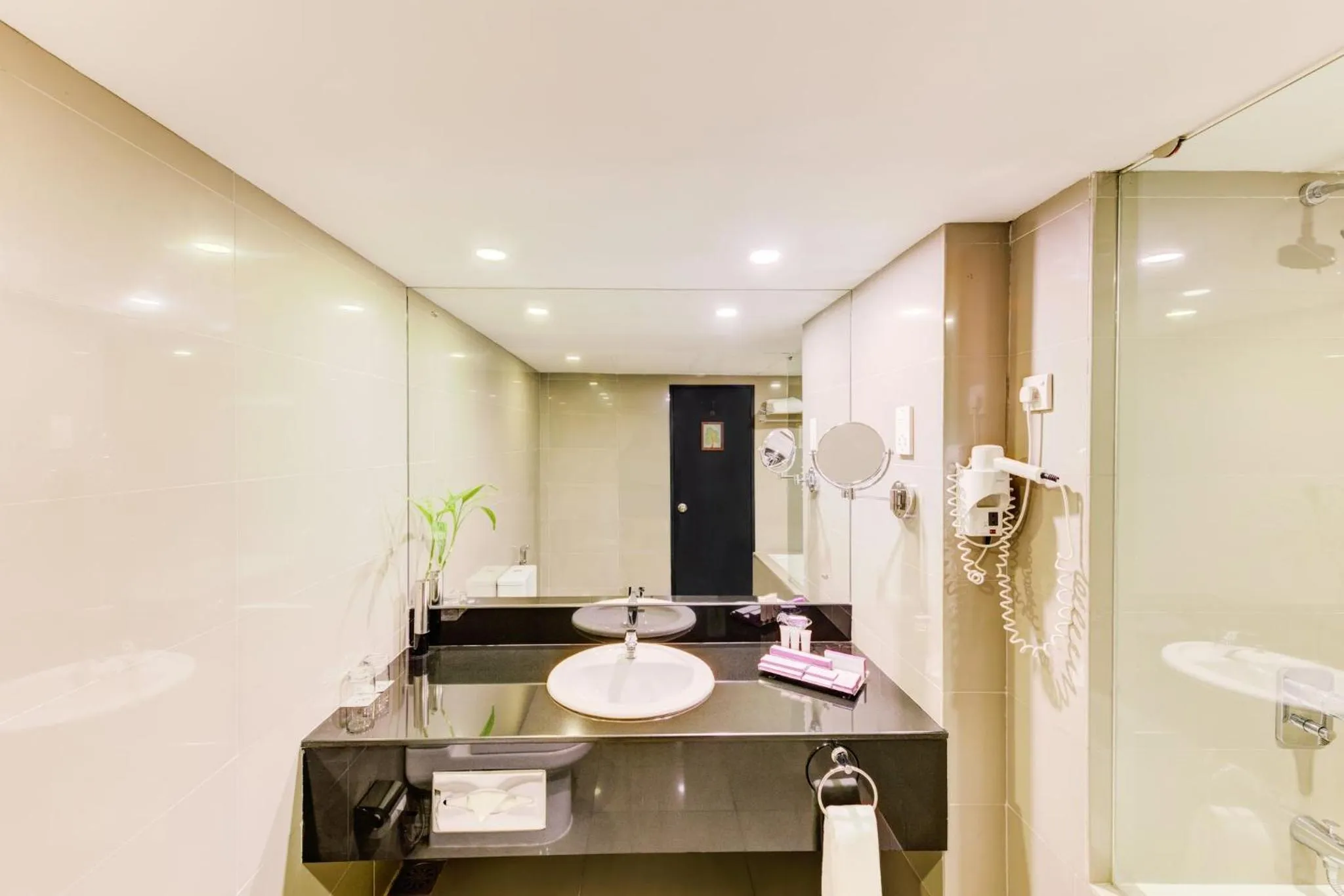 Bathroom in Cinnamon Lakeside