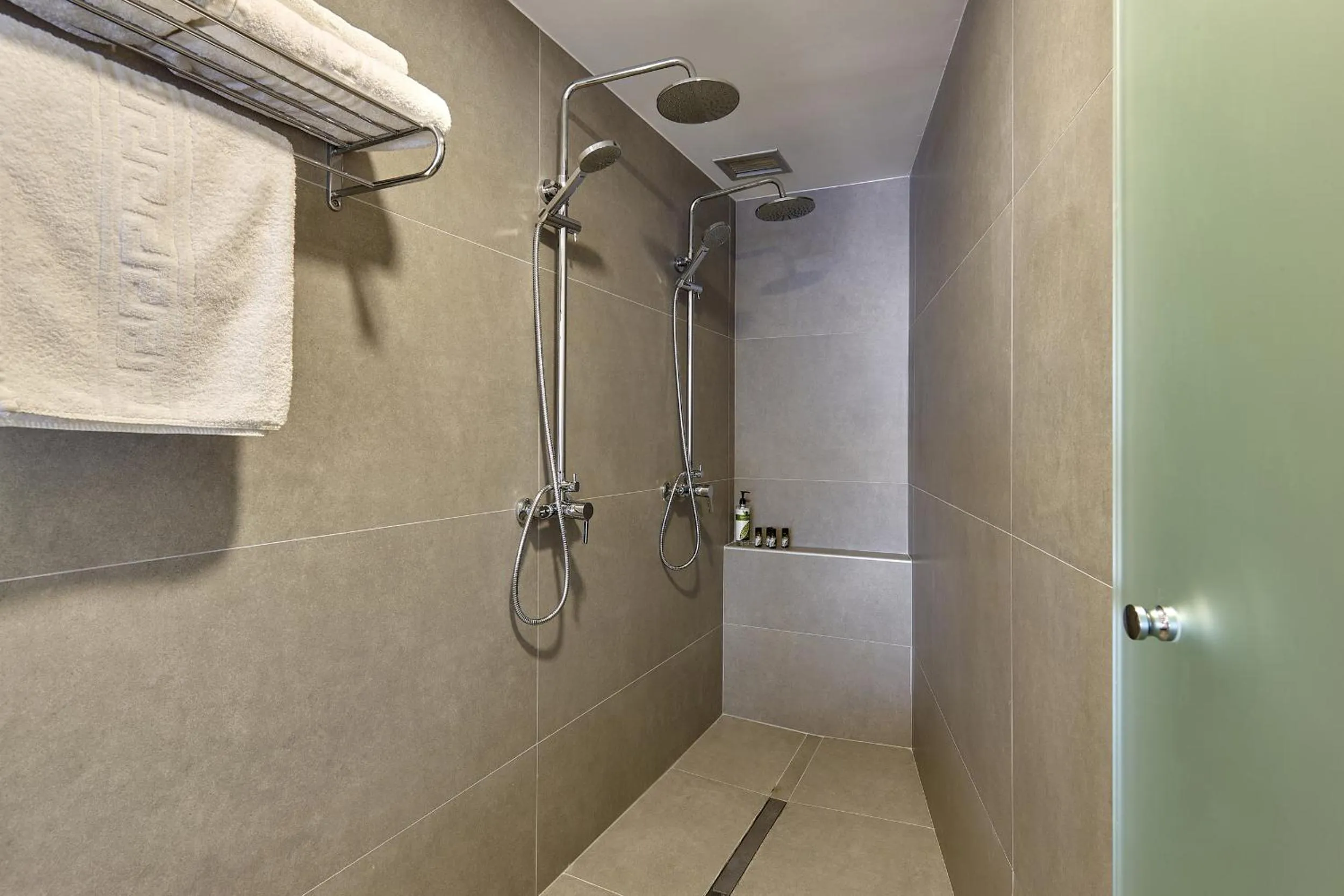 Shower in Blue Marine Resort and Spa Hotel