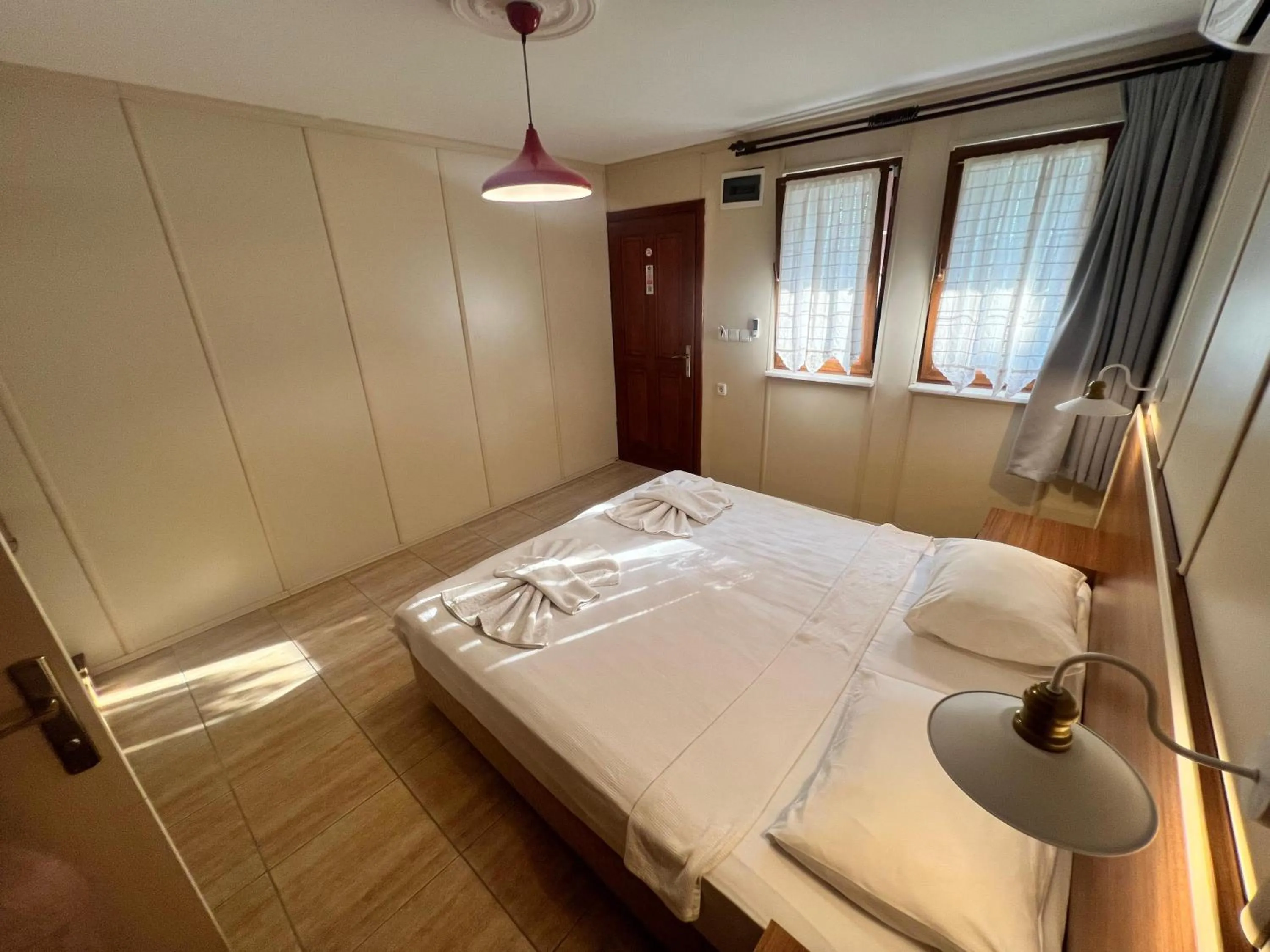 Bedroom, Bed in Grenadine Lodge