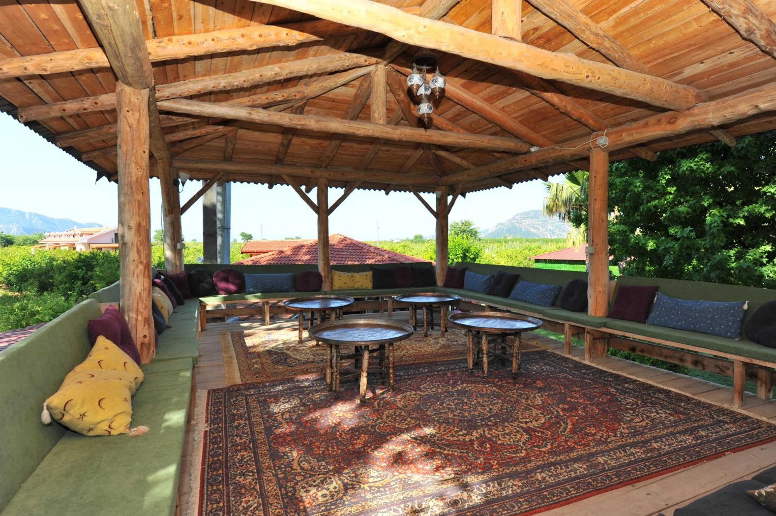 Entertainment in Grenadine Lodge