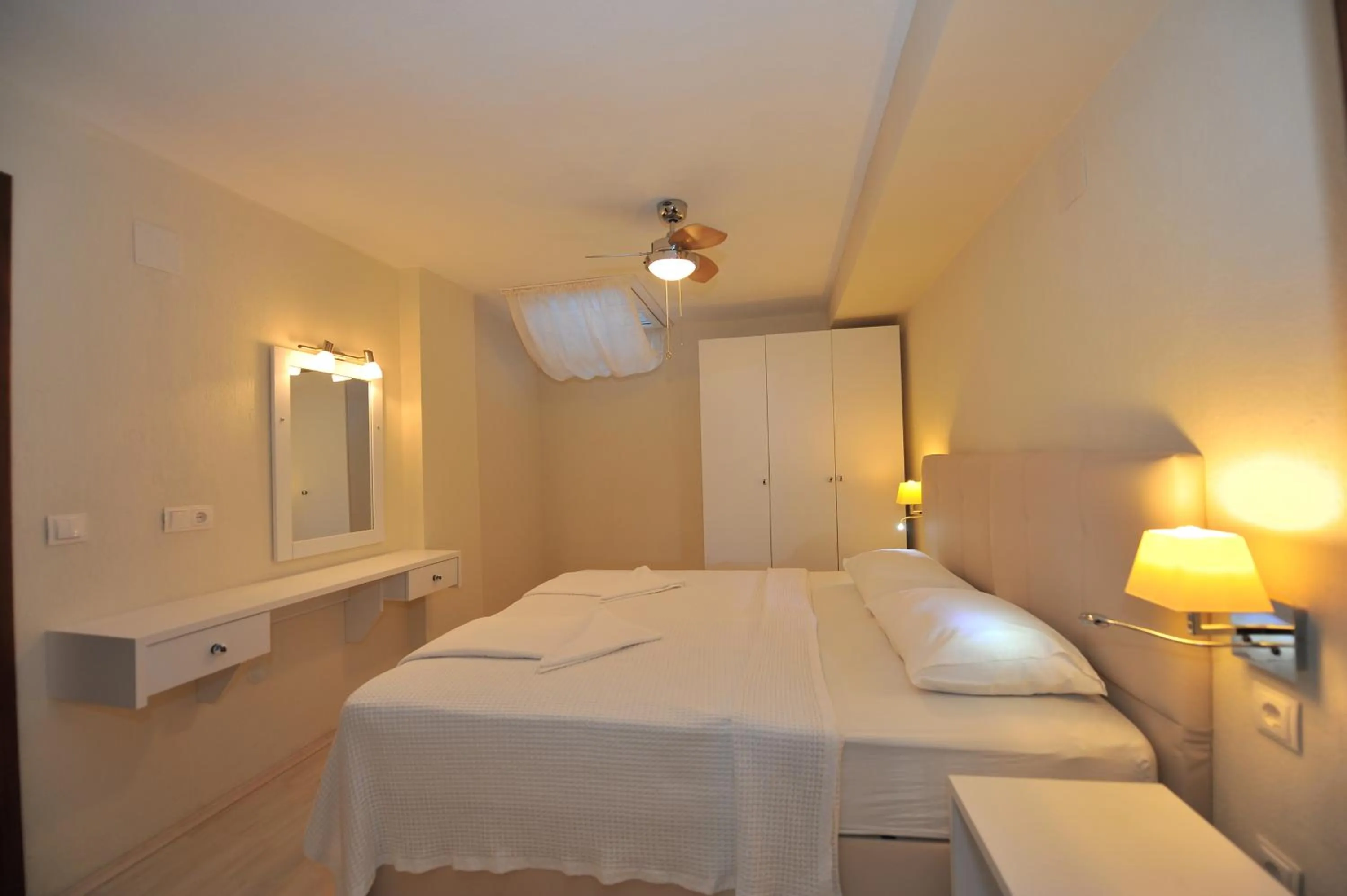 Bedroom, Bed in Grenadine Lodge