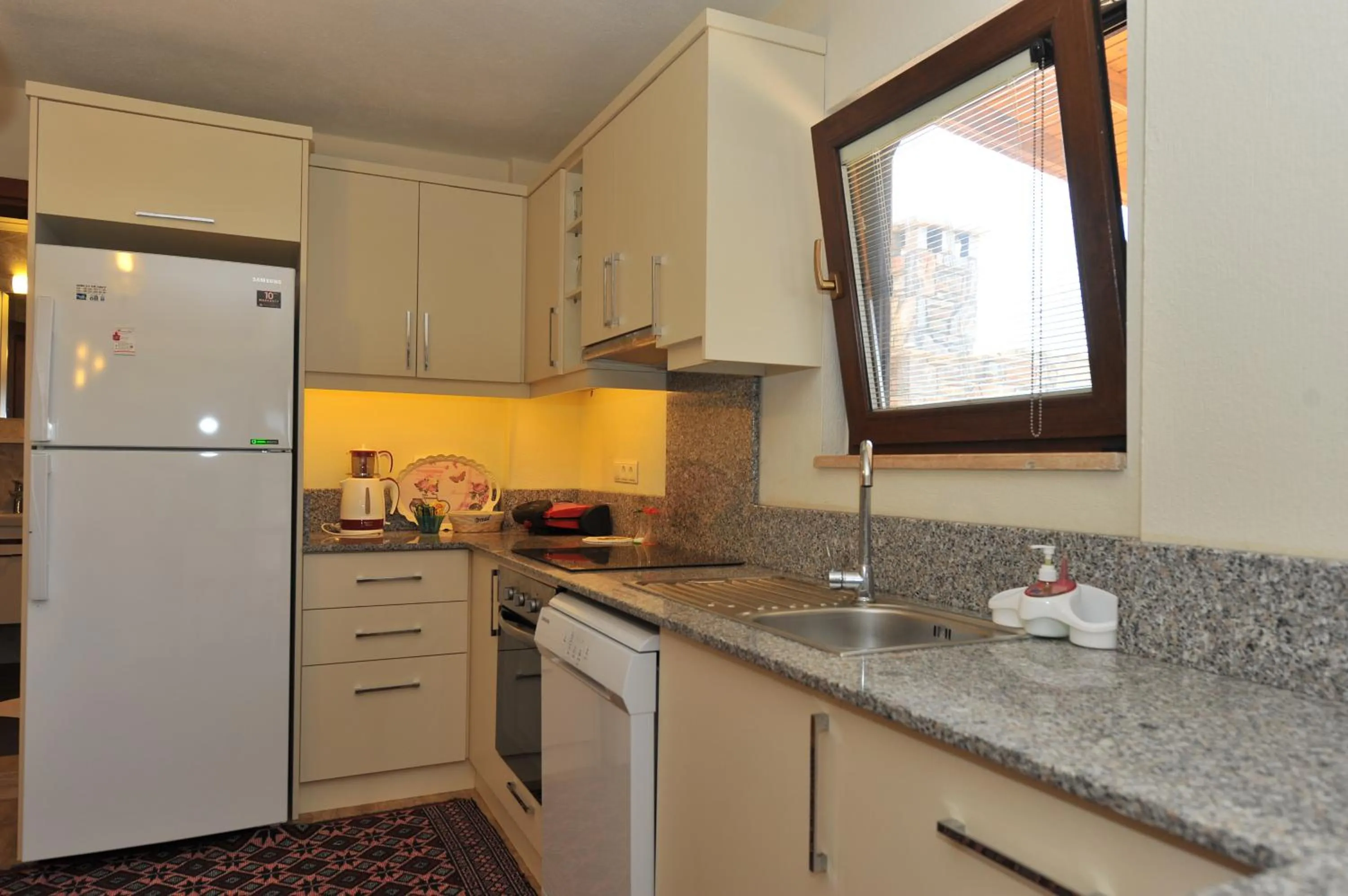 Kitchen or kitchenette in Grenadine Lodge