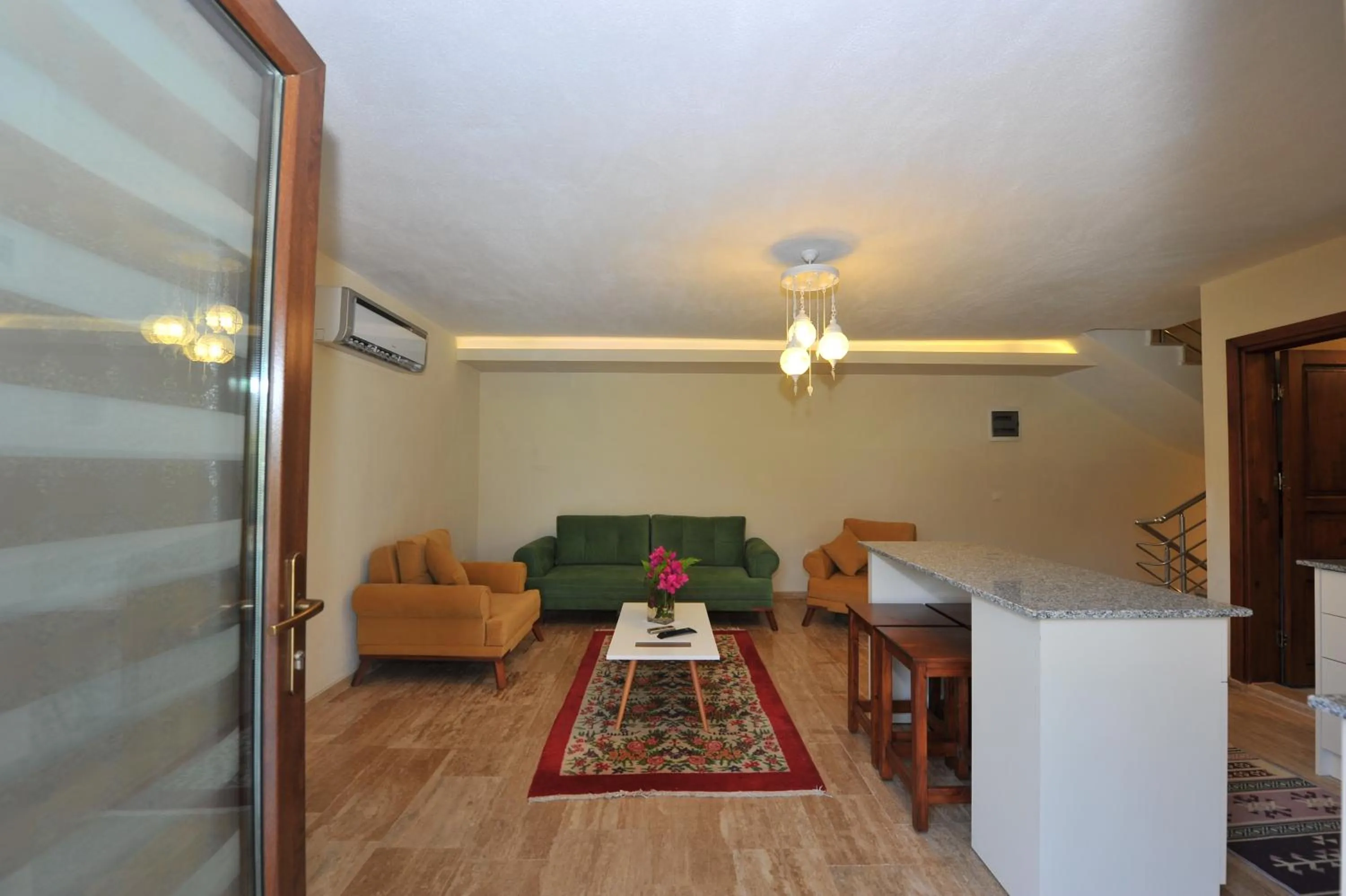Dining area in Grenadine Lodge