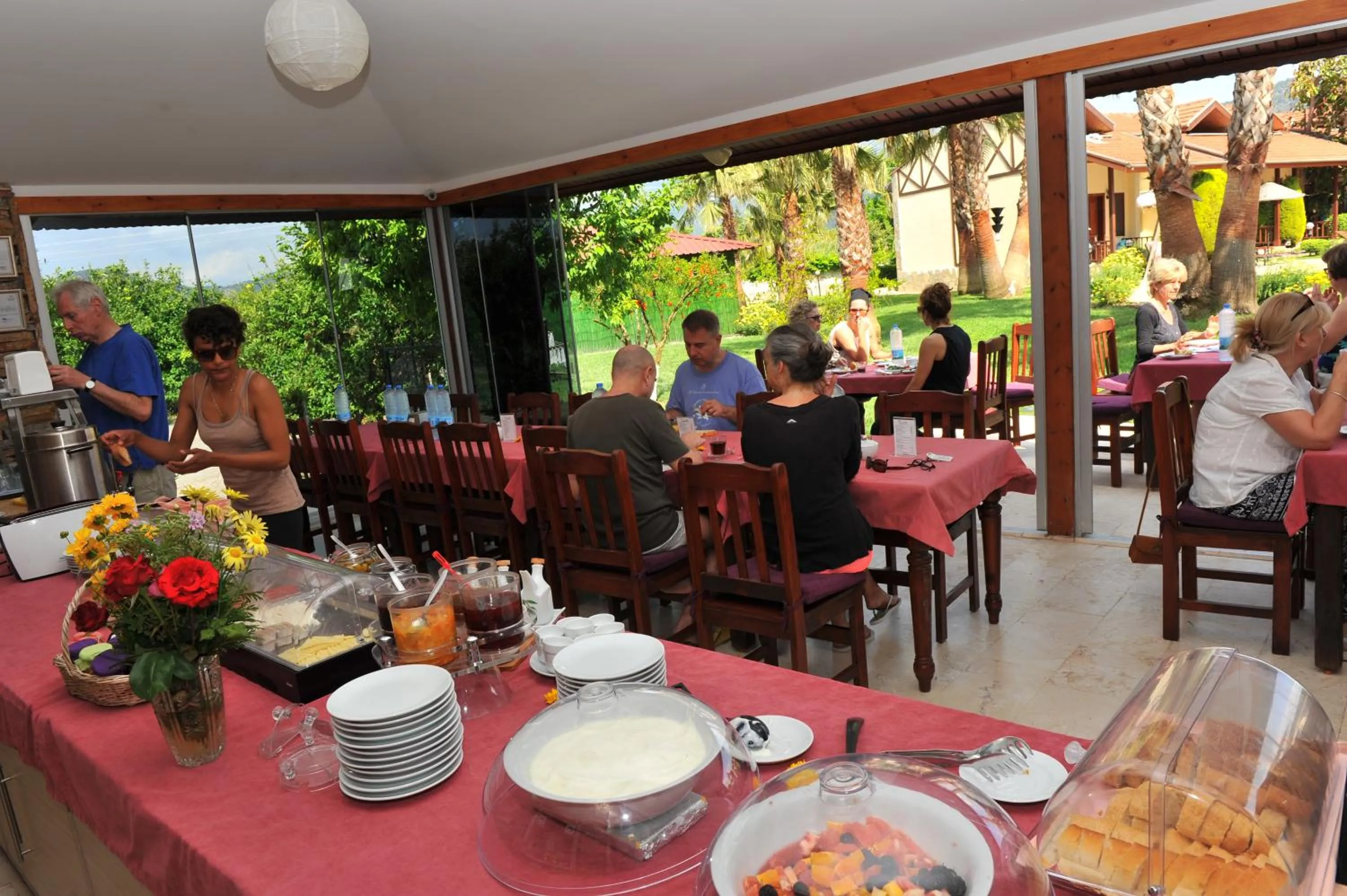 Restaurant/places to eat in Grenadine Lodge