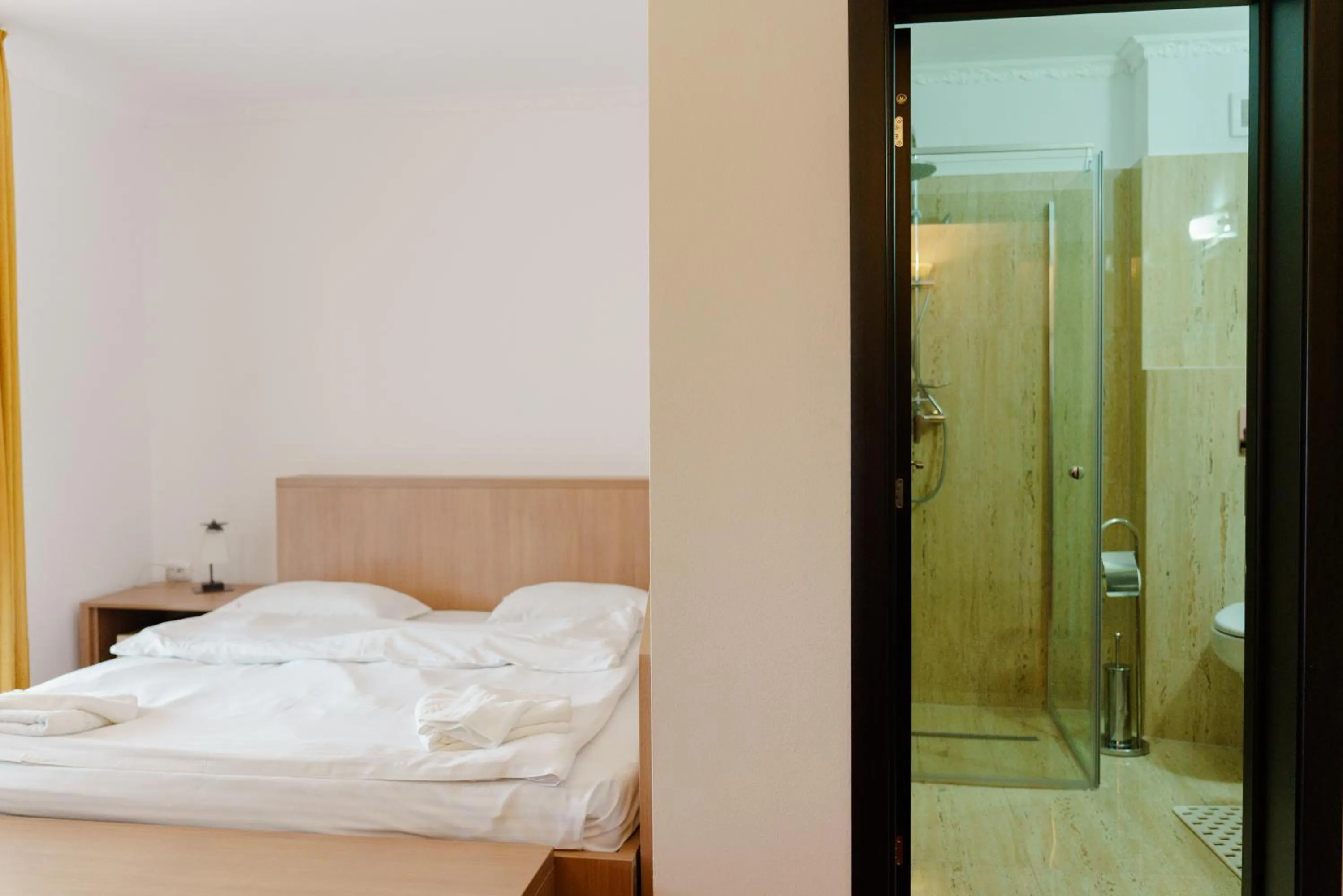 Shower in Complex Turistic Max International