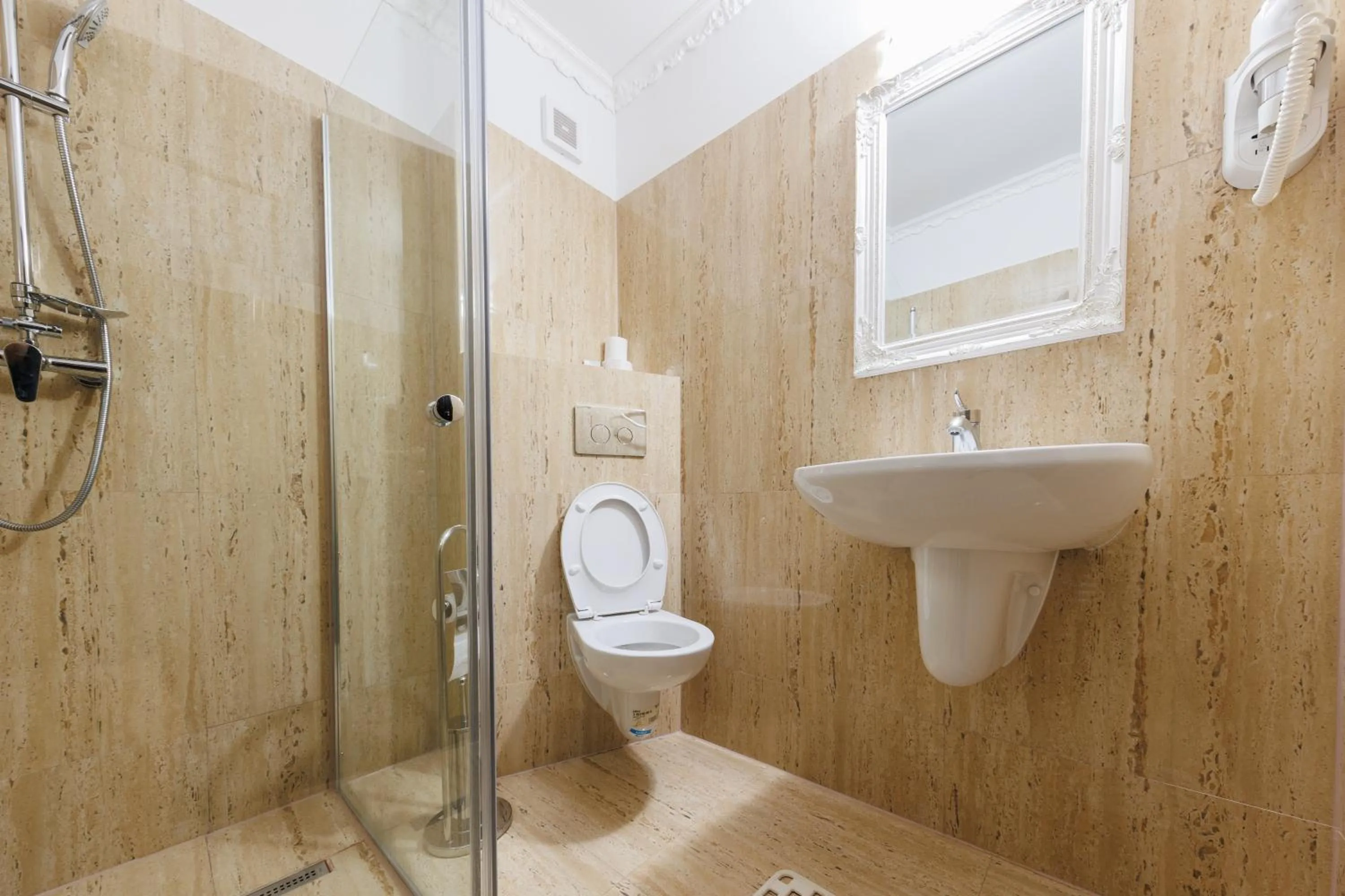 Bathroom in Complex Turistic Max International