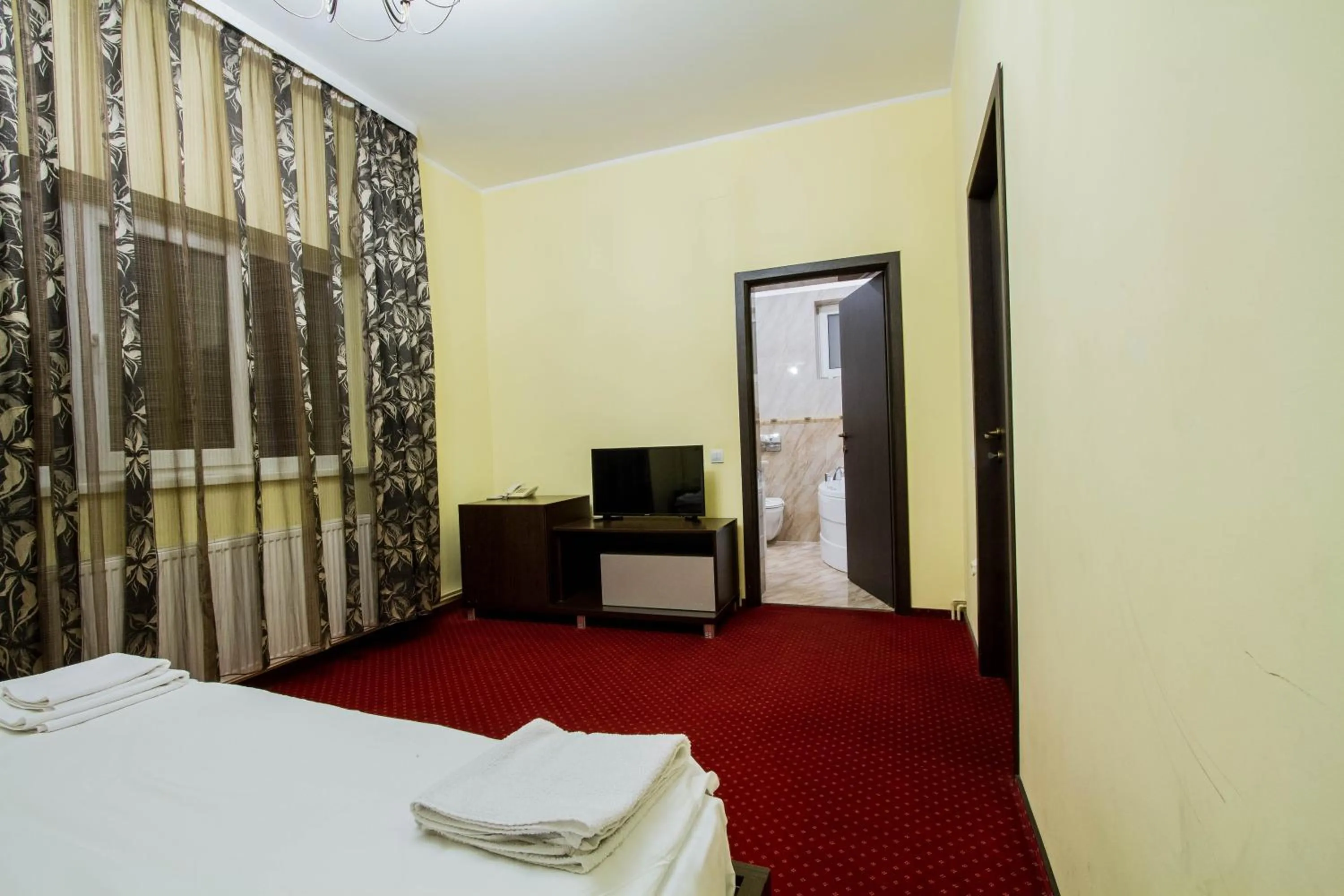 Bed in Complex Turistic Max International