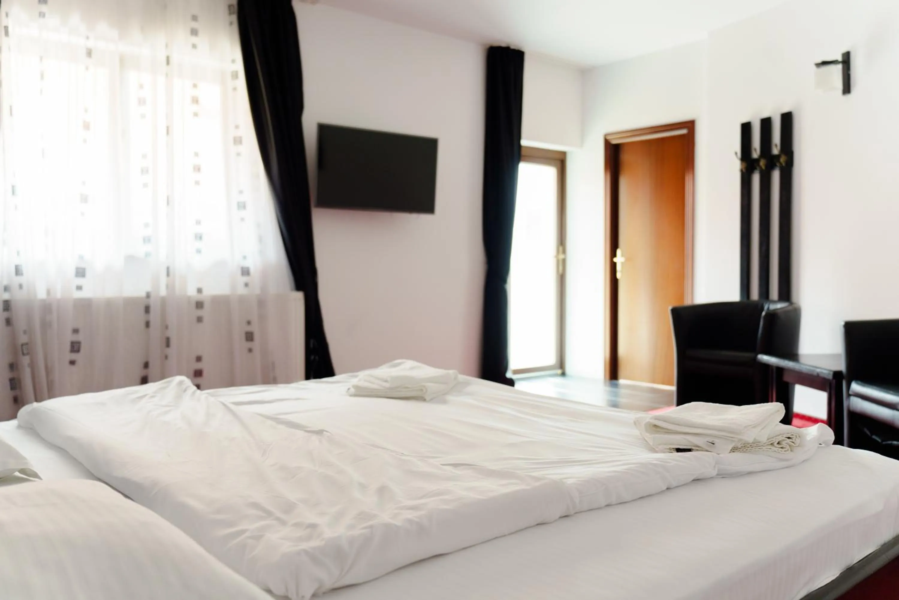 Bed in Complex Turistic Max International