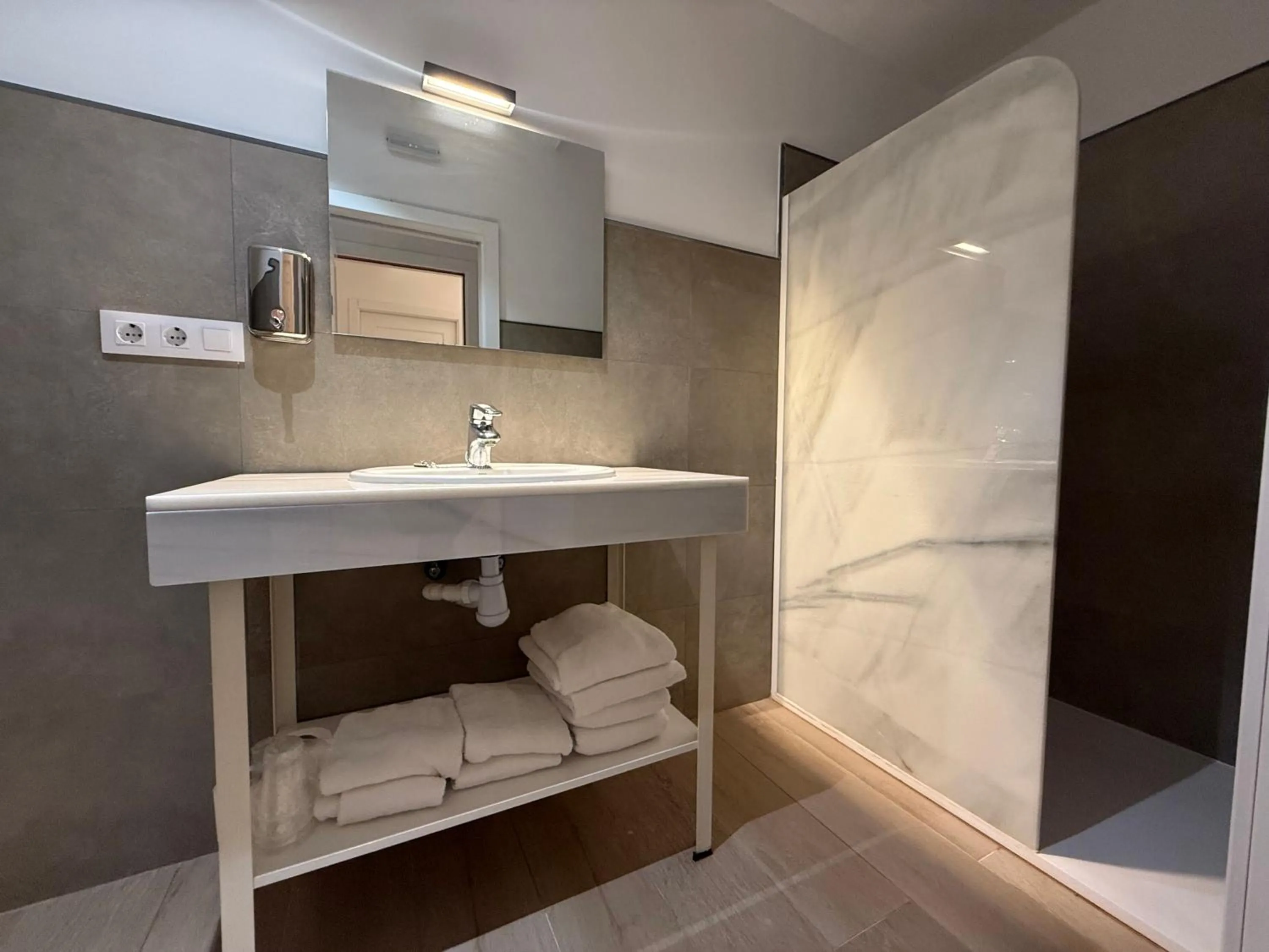 Bathroom in Hotel Quitagolpe