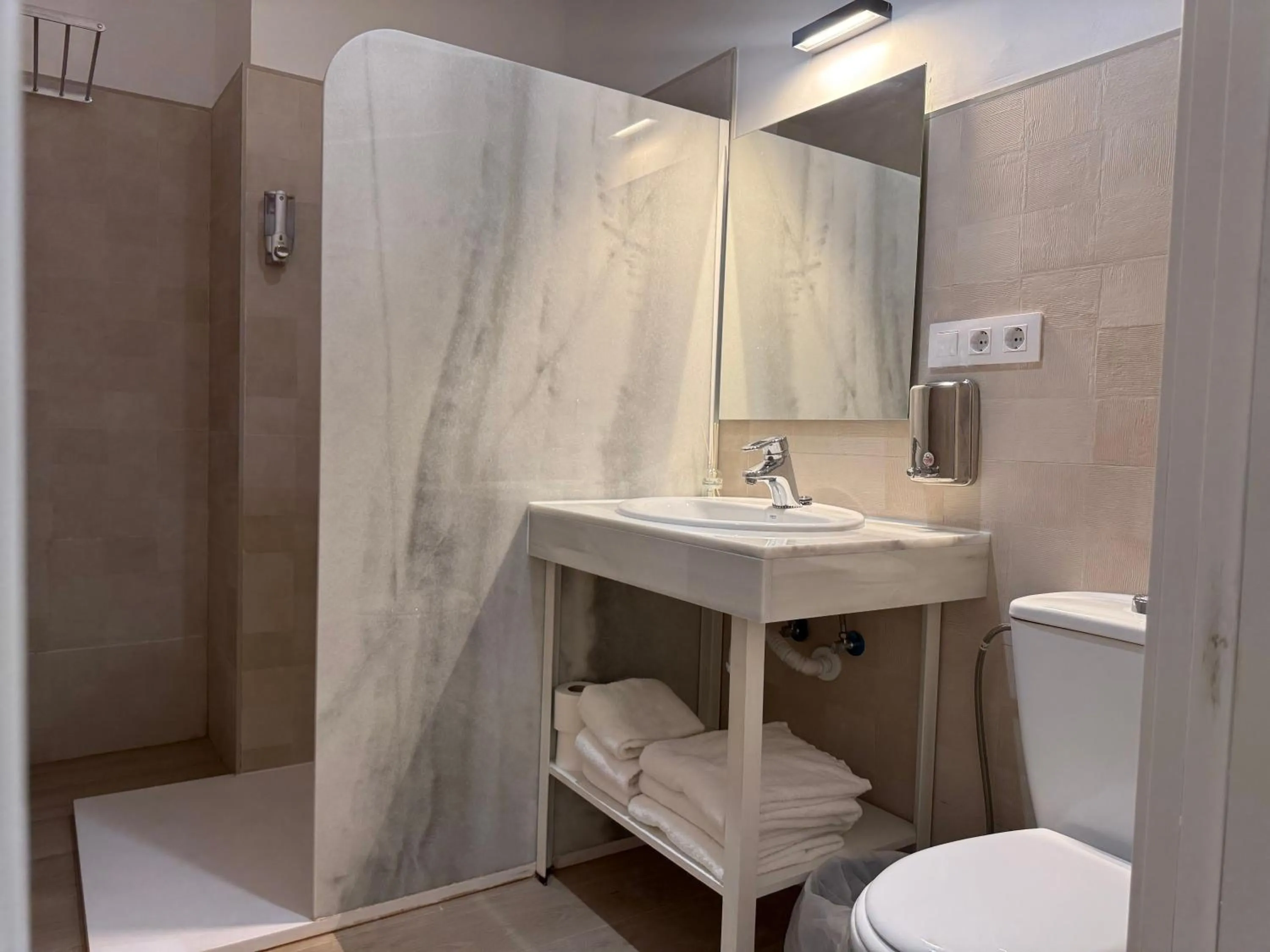 Bathroom in Hotel Quitagolpe