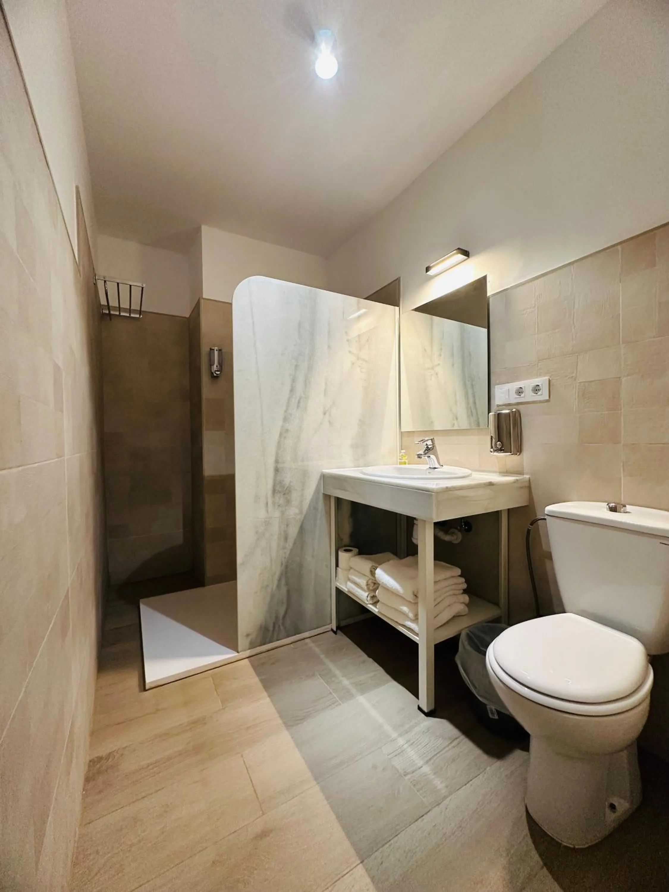 Bathroom in Hotel Quitagolpe