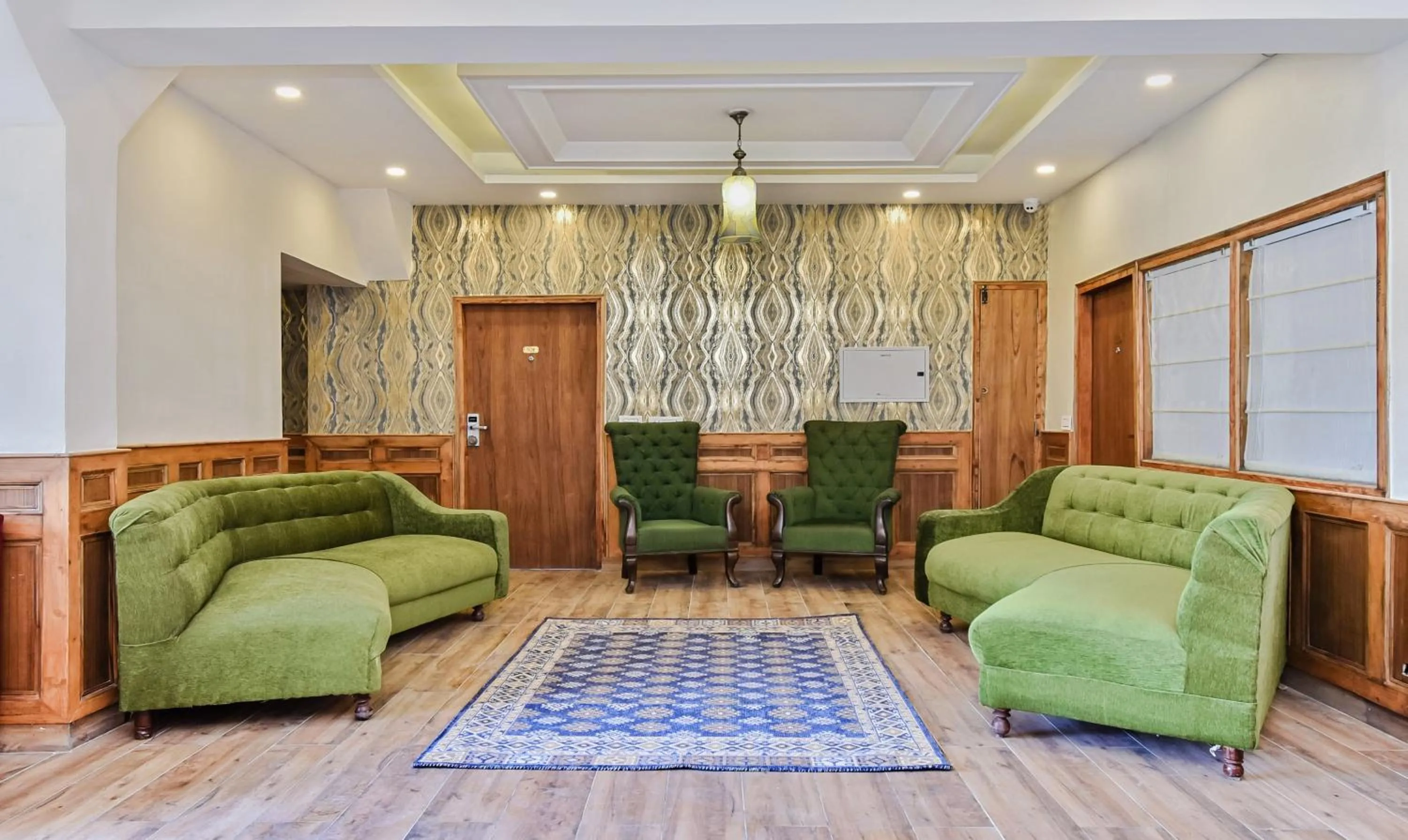 Seating area in Hotel Snowcrests Manor