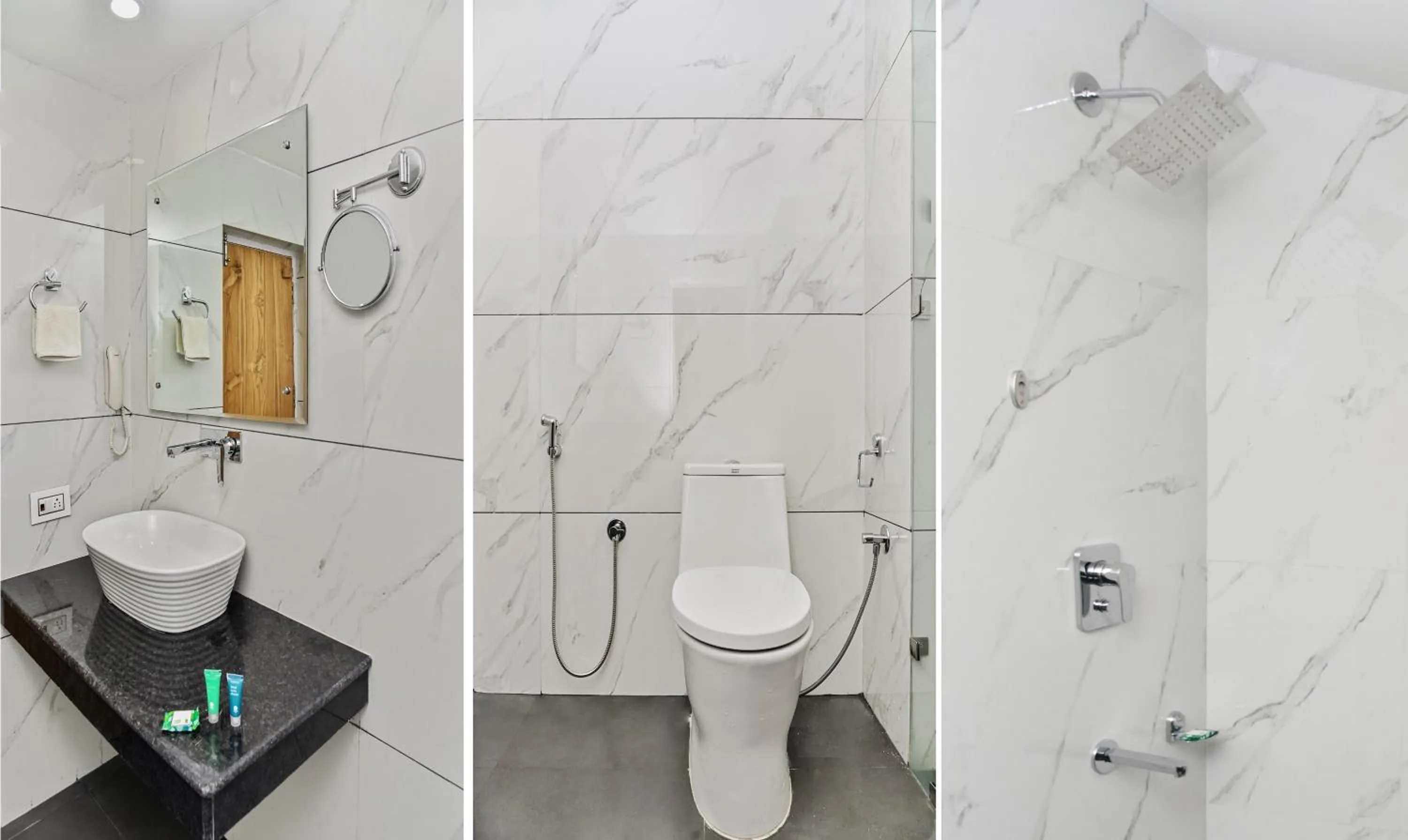 Toilet in Hotel Snowcrests Manor