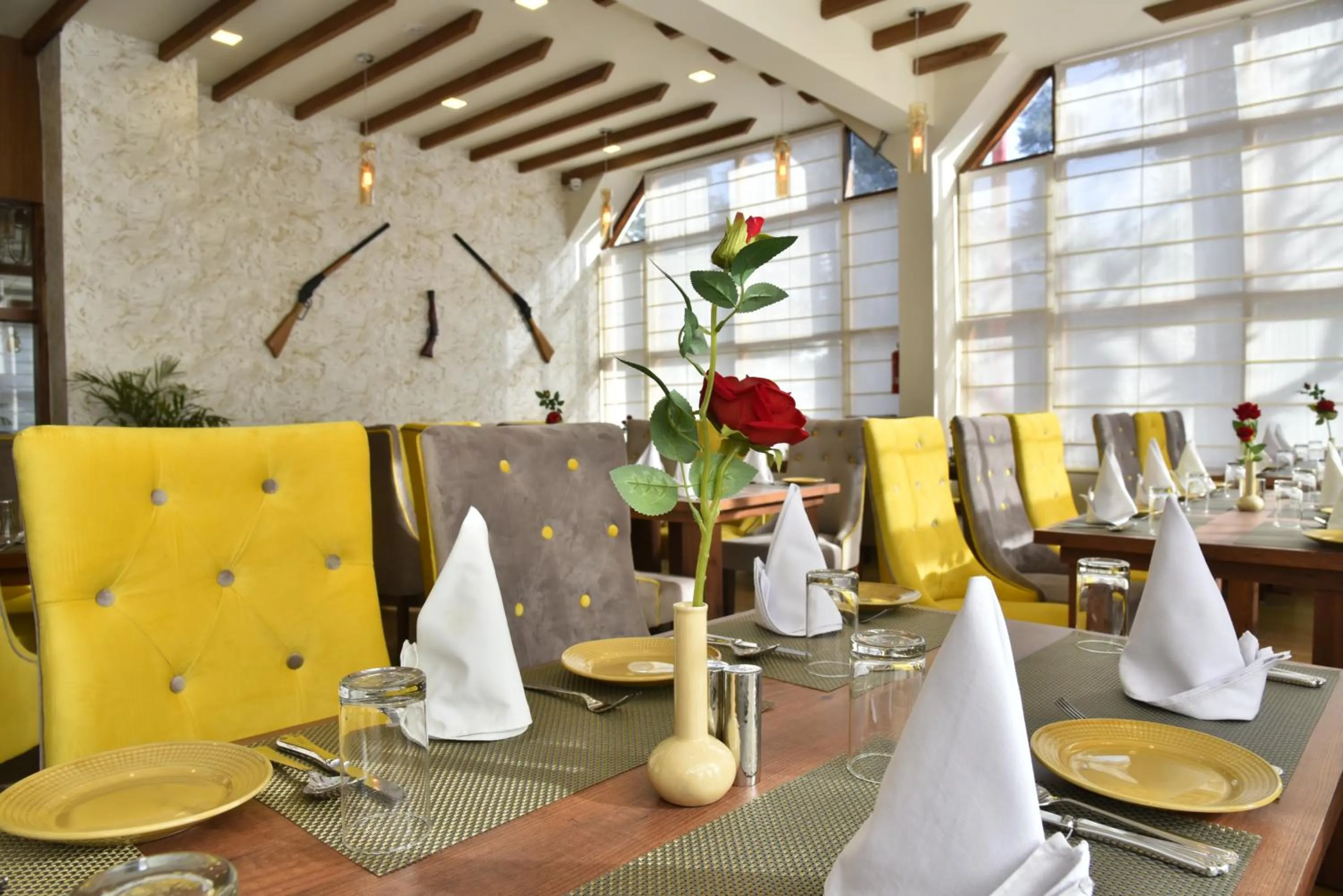 Breakfast in Hotel Snowcrests Manor