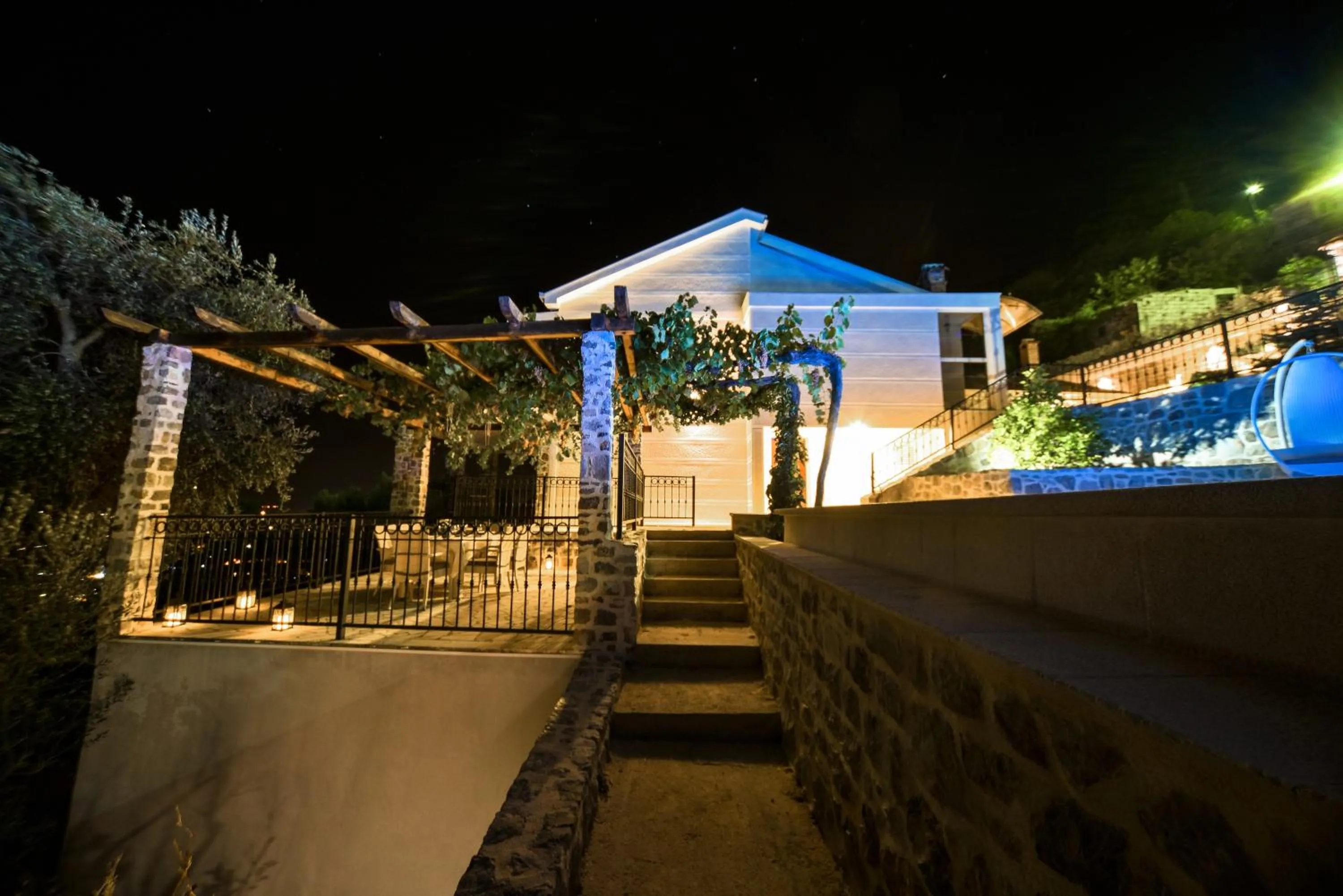 Facade/entrance in Villa Dub