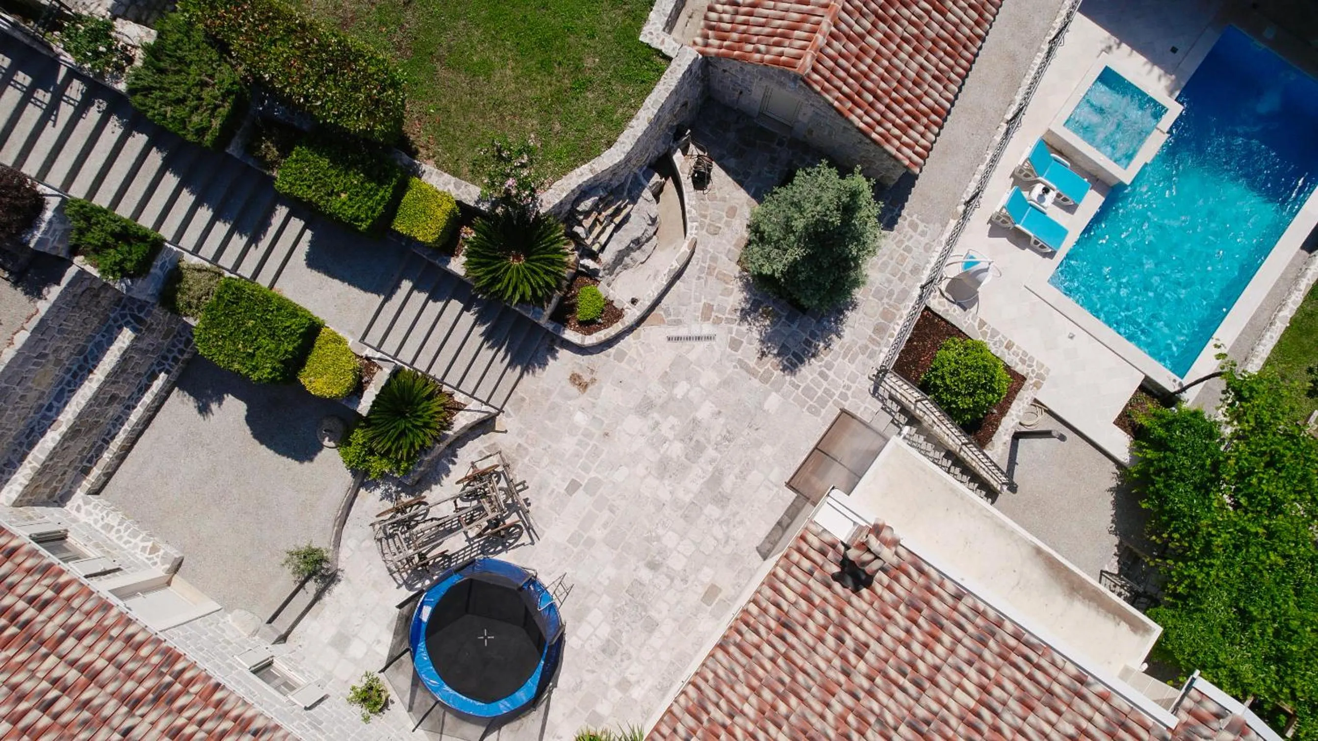 Swimming pool in Villa Dub