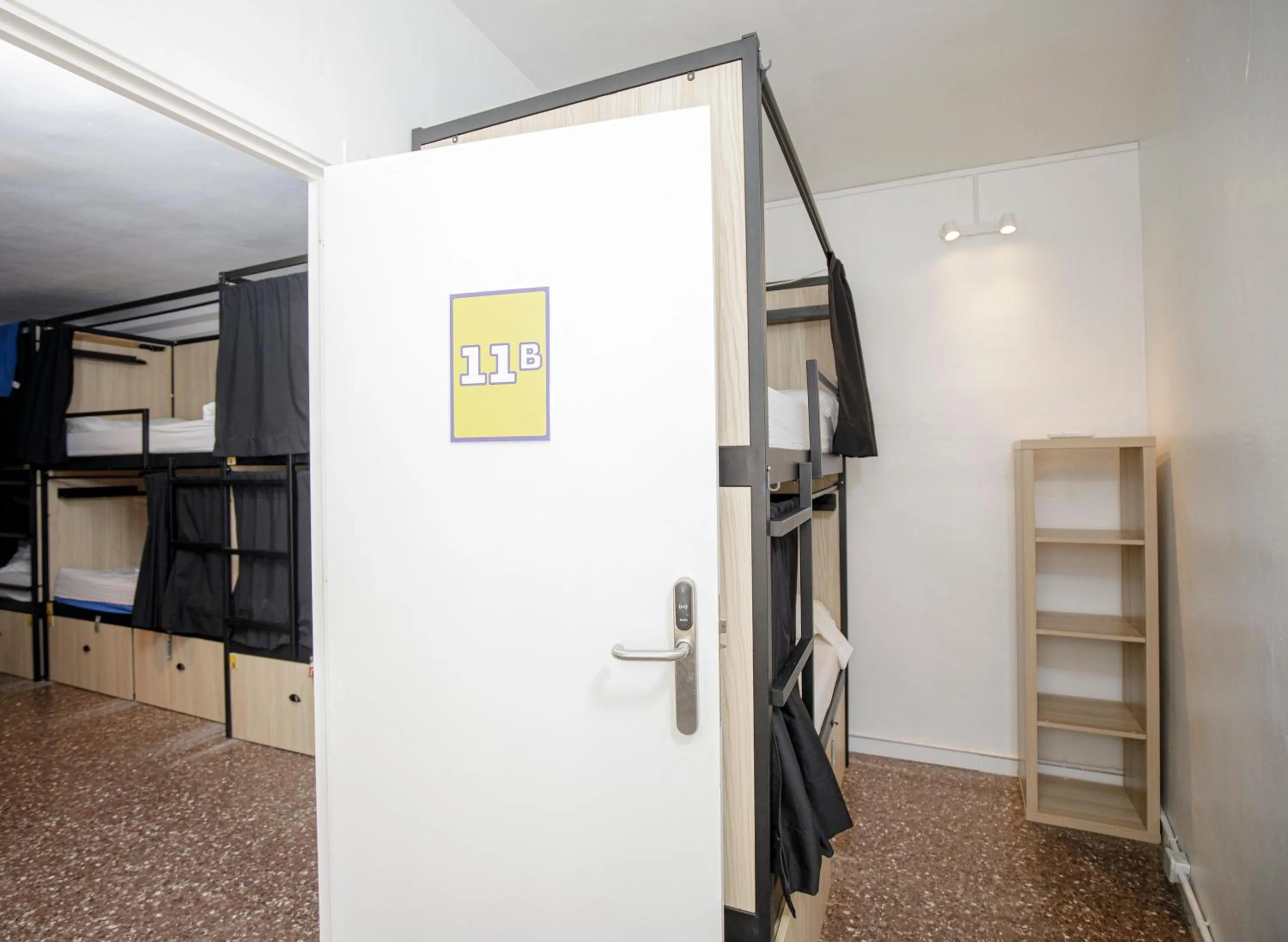 Bed in Onefam Les Corts