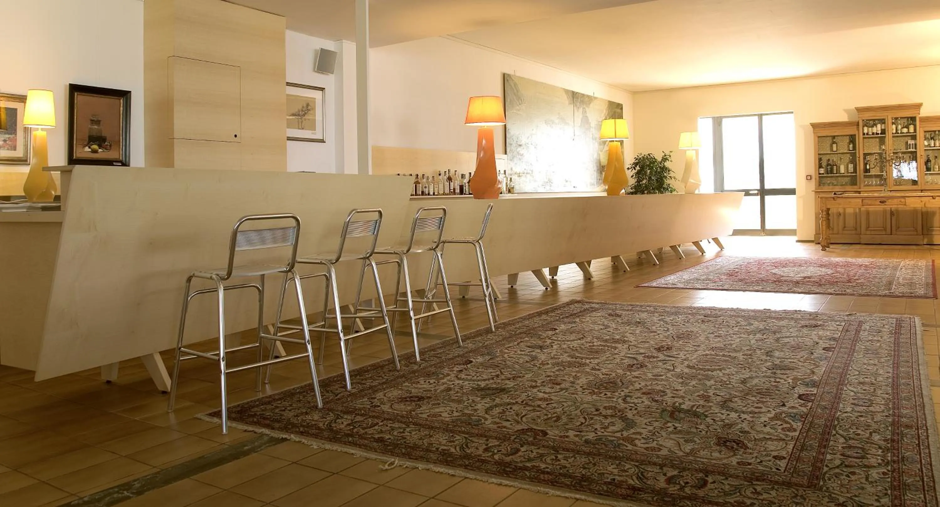 Lounge or bar in Hotel Emilia