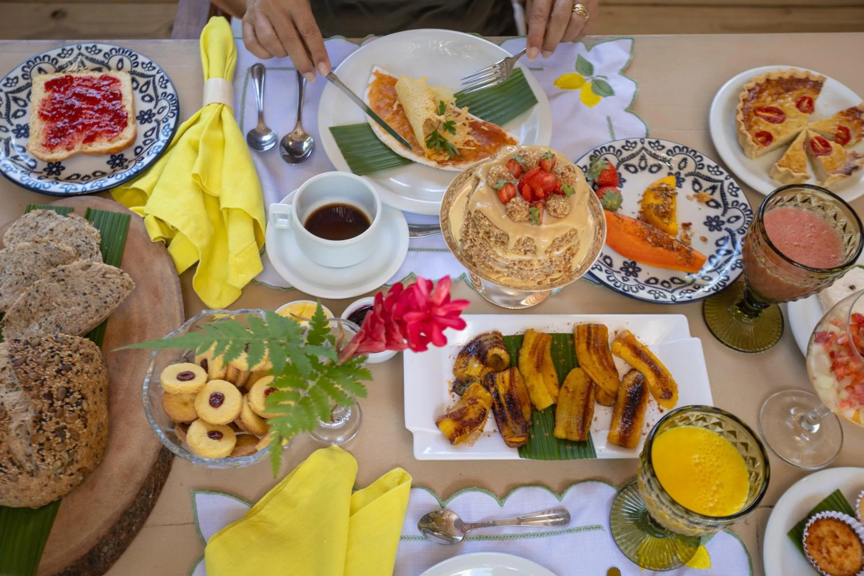 Buffet breakfast in Santa Fe Casas- Quadrado Trancoso