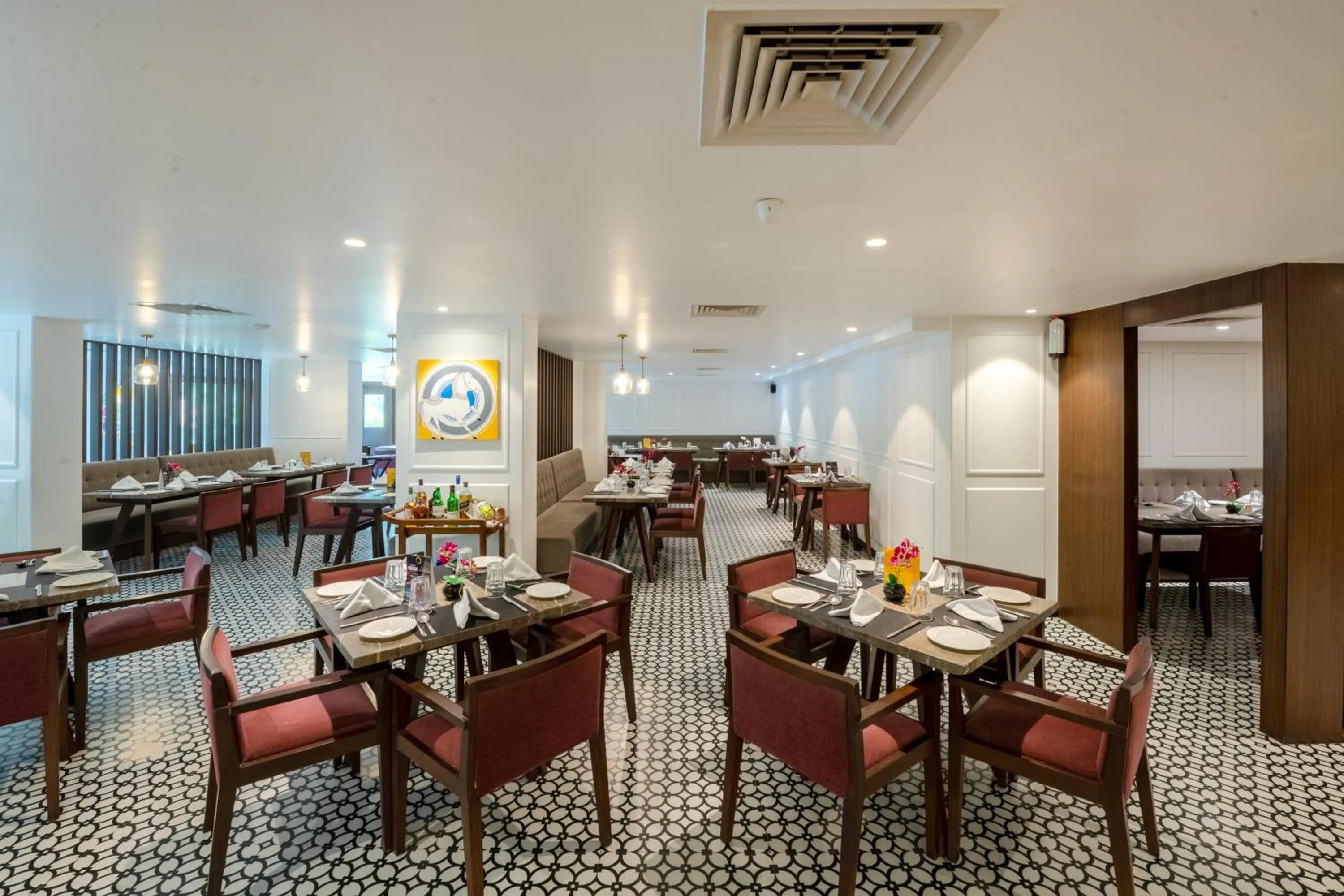 Restaurant/places to eat in Southern Star,Mysore