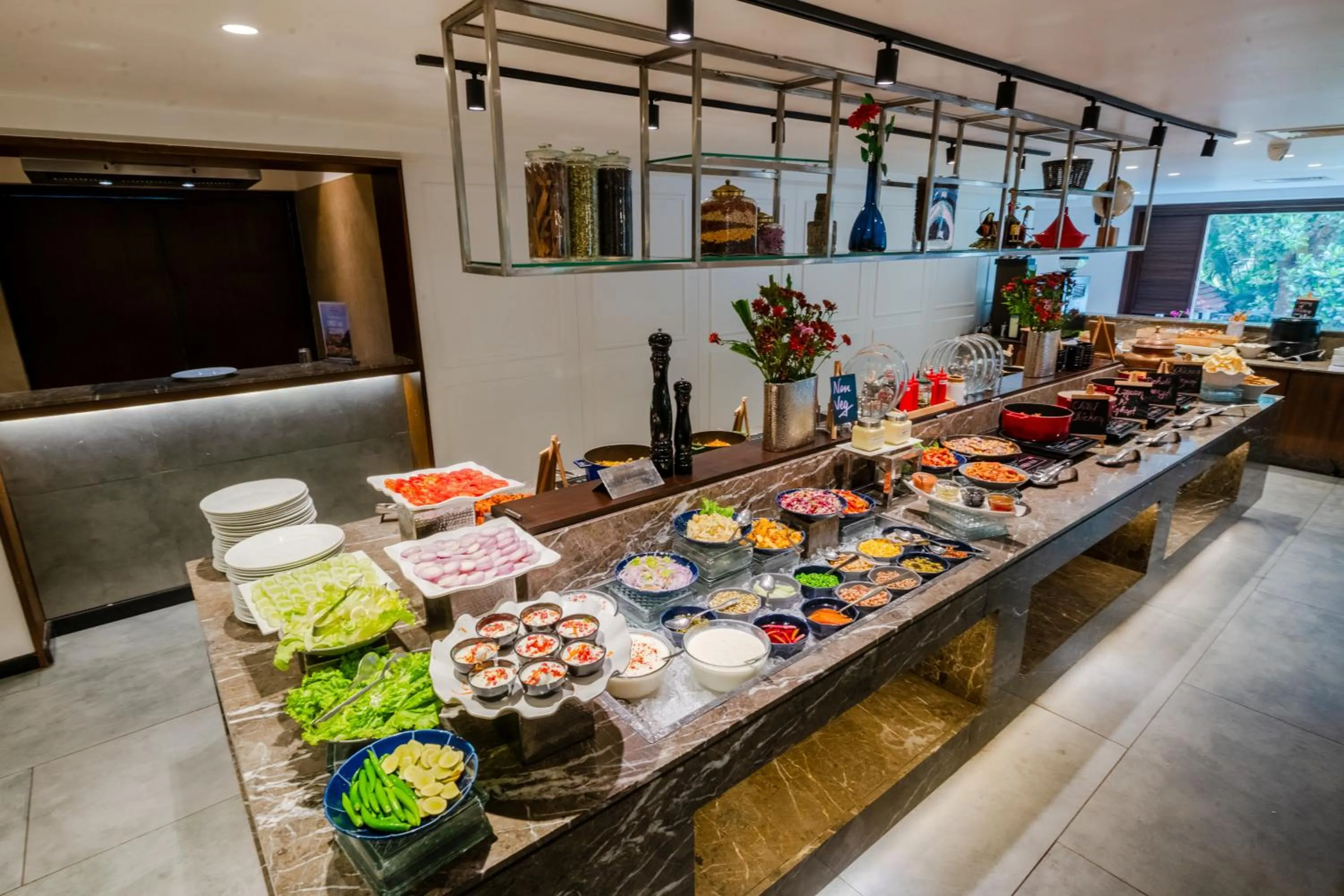 Restaurant/places to eat in Southern Star,Mysore