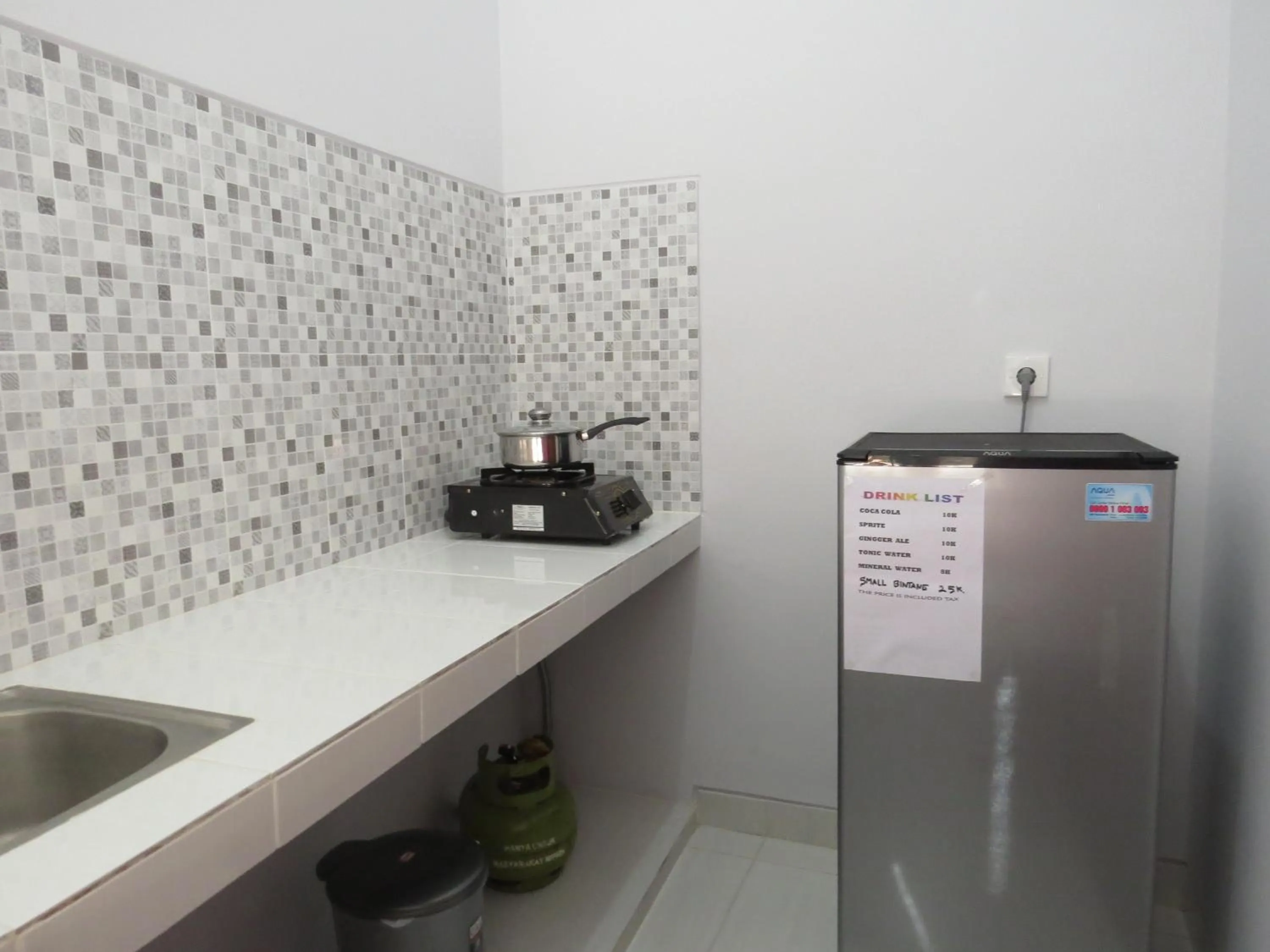 Kitchen or kitchenette in Blue Royal Amed