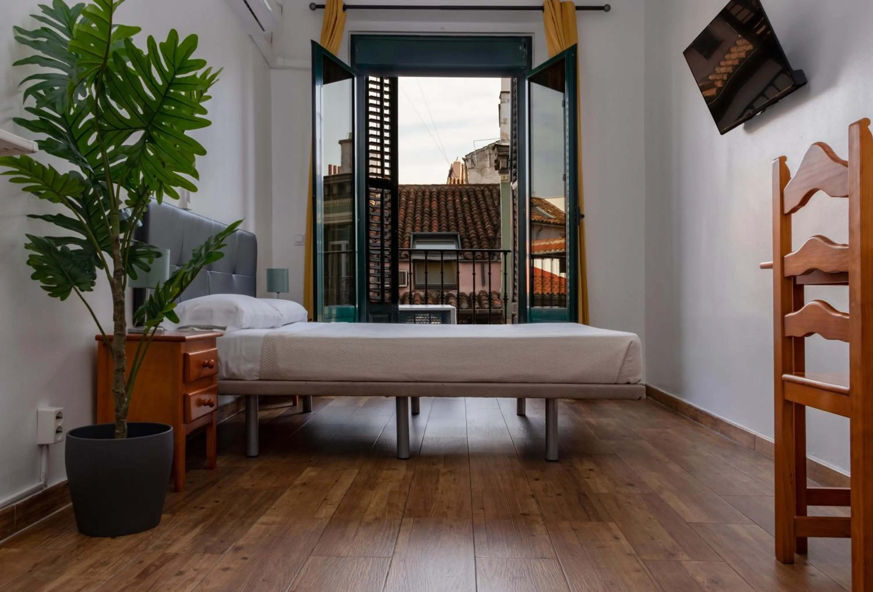 TV and multimedia, Bed in CH Rayuela